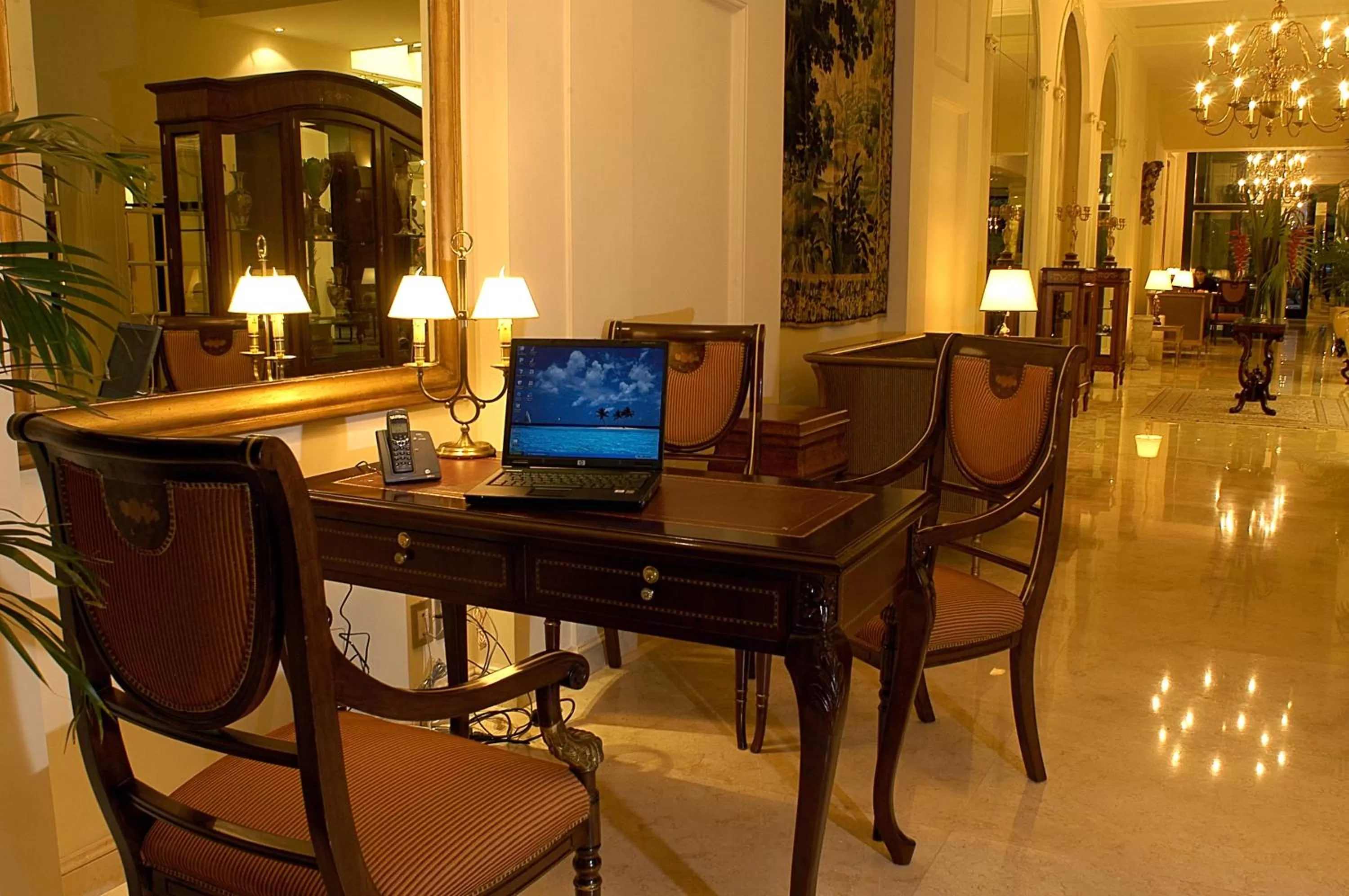 Seating area in Melia Recoleta Plaza Hotel