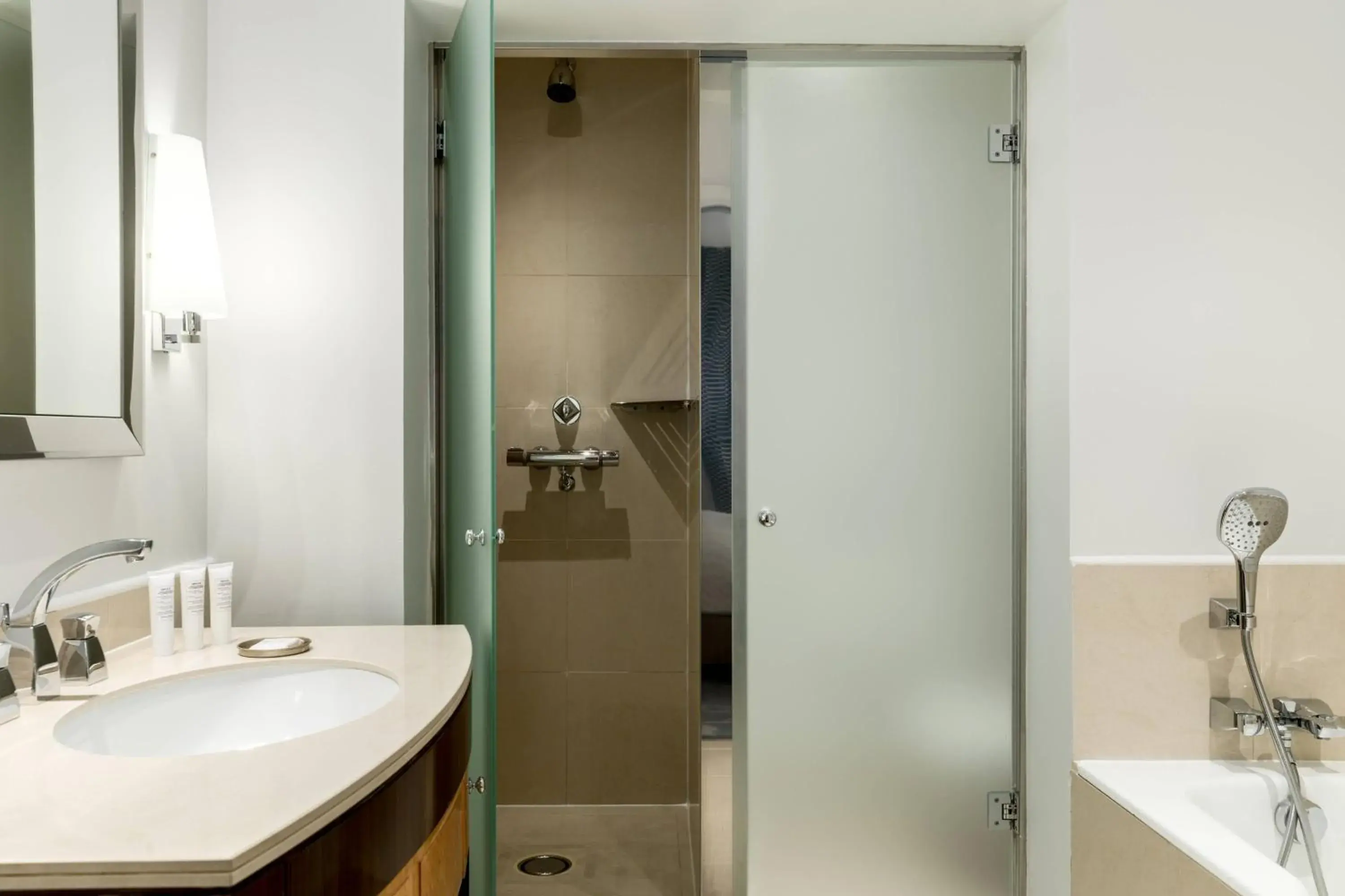 Bathroom in Renaissance by Marriott Paris Vendome Hotel