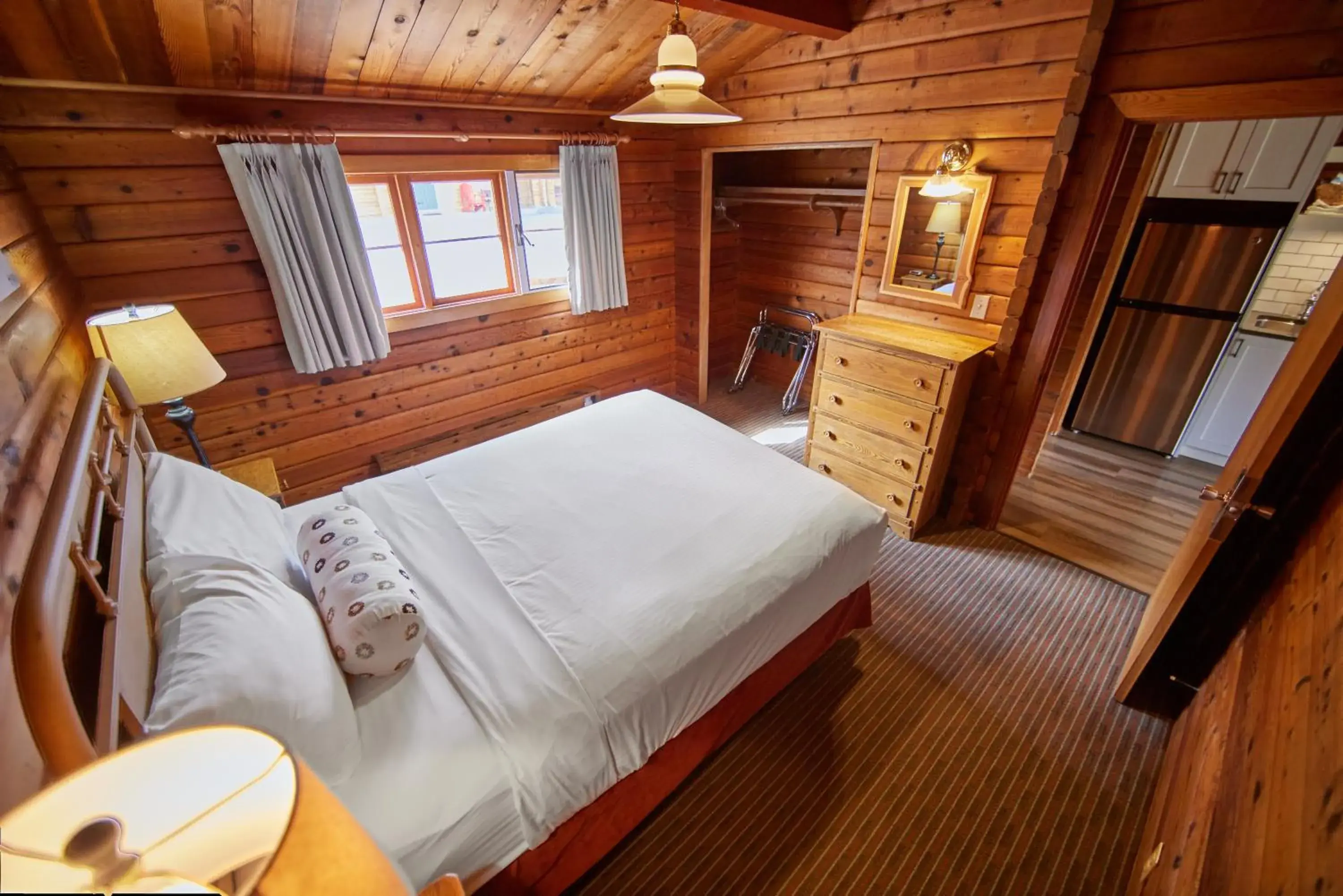 Bedroom, Bed in Jasper House Bungalows