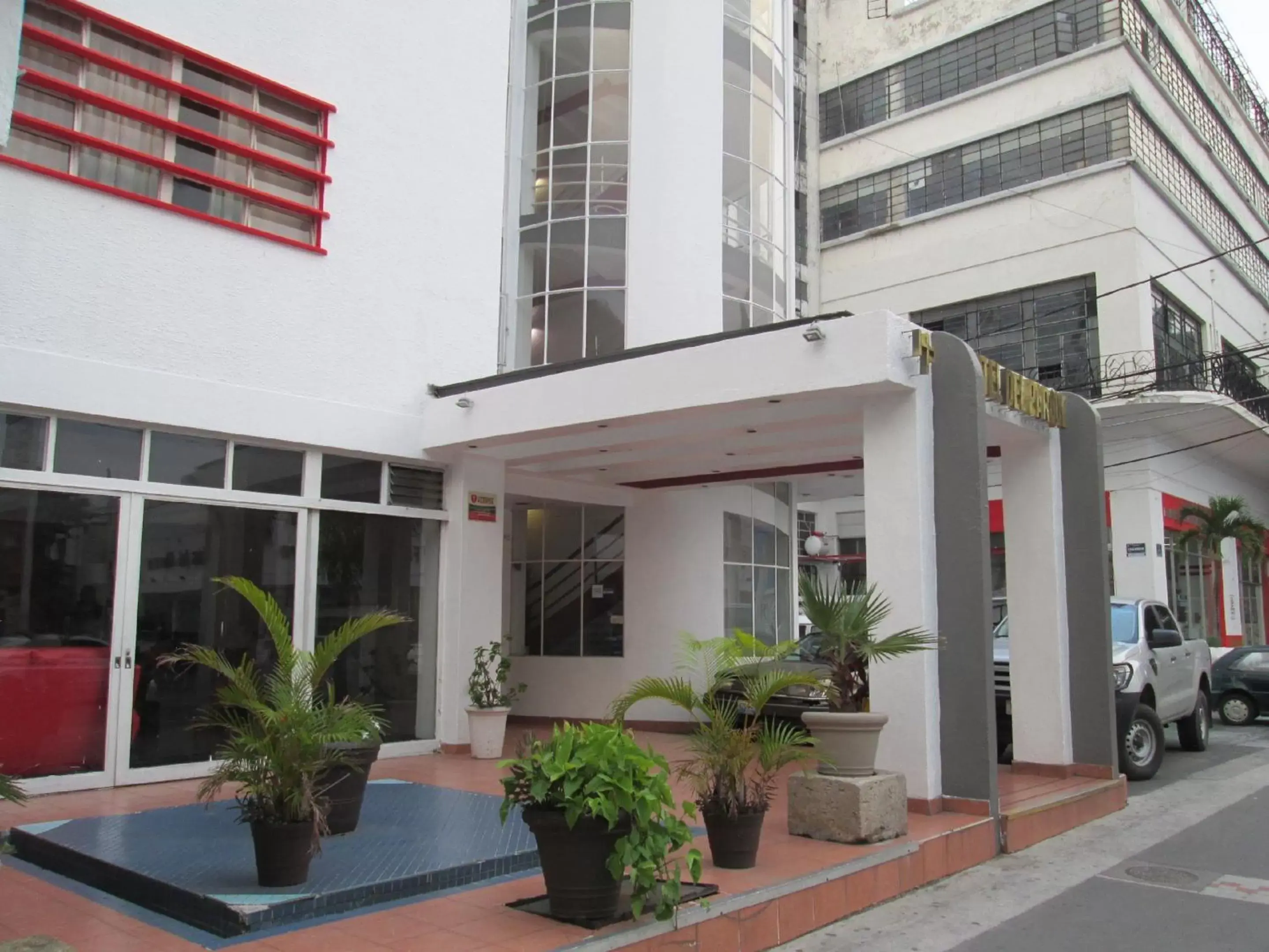 Facade/entrance in Hotel Del Parque