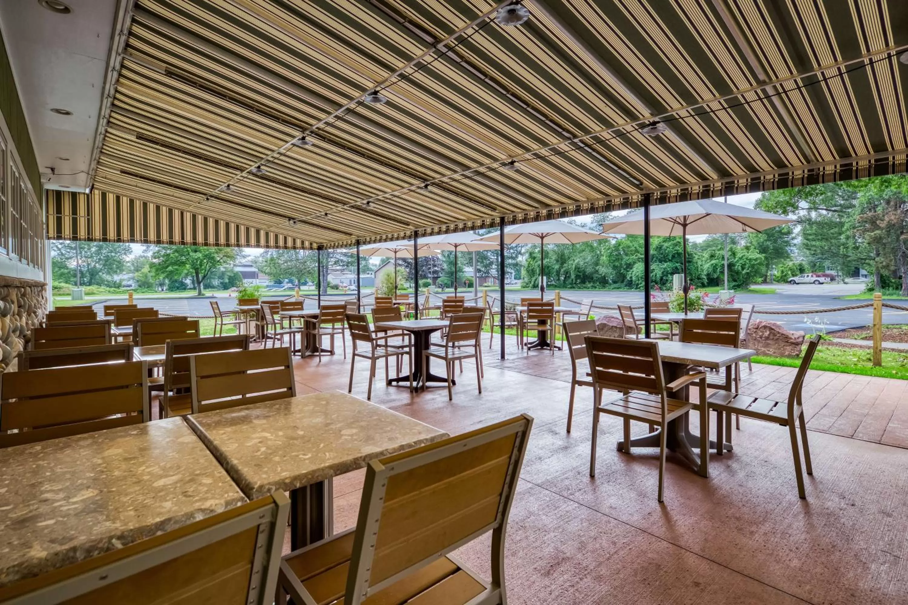 Restaurant/places to eat in Best Western Plus Windjammer Inn & Conference Center