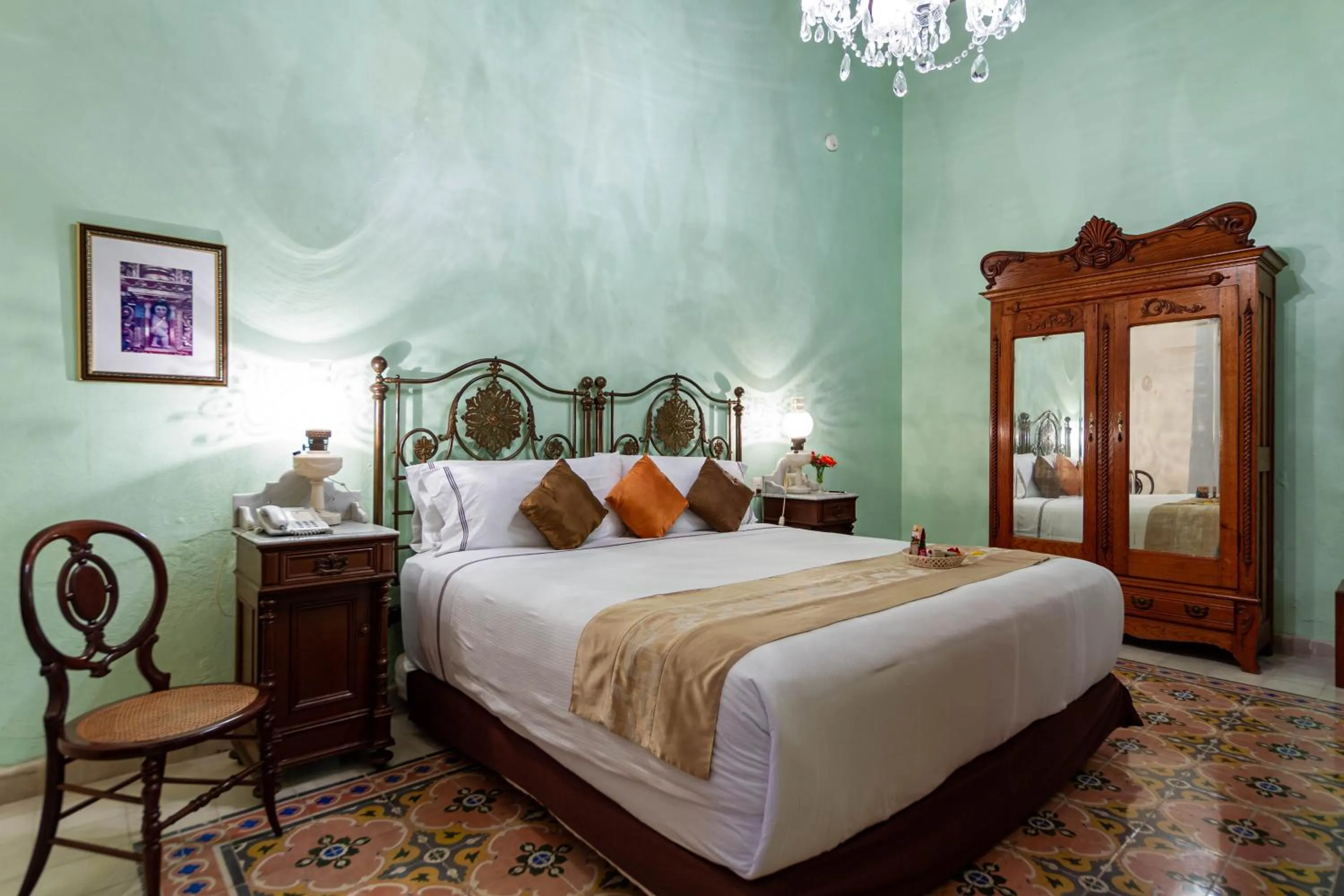 Photo of the whole room, Bed in Hotel Boutique Casa Don Gustavo, Campeche