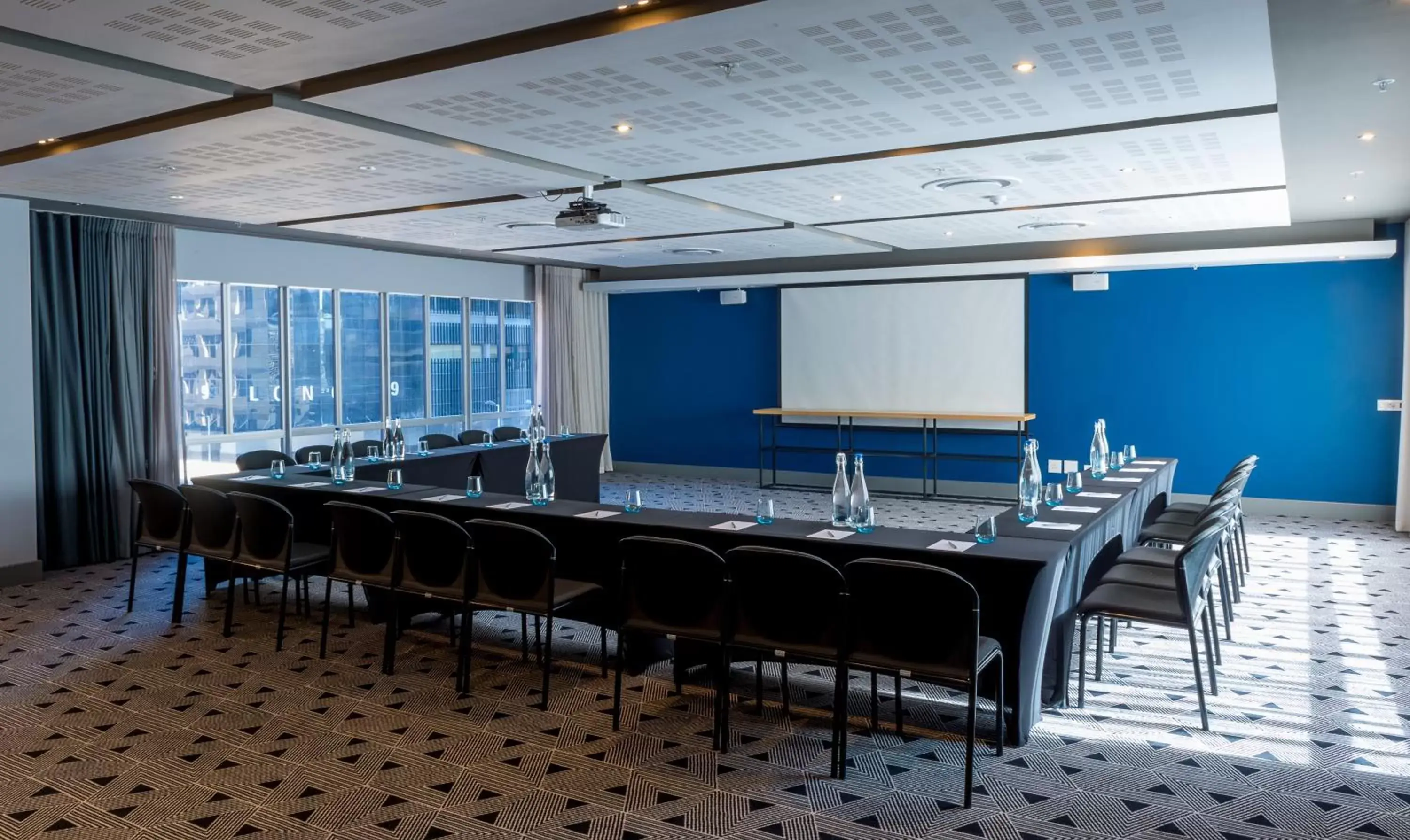 Meeting/conference room in Pullman Cape Town City Centre