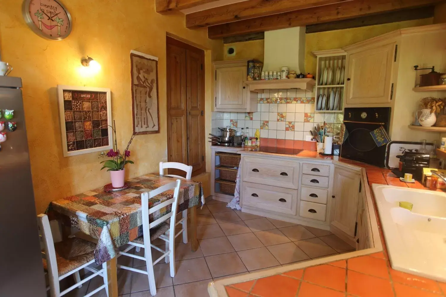 Communal kitchen, Kitchen/Kitchenette in Chambres d'hôtes des Deux Lacs