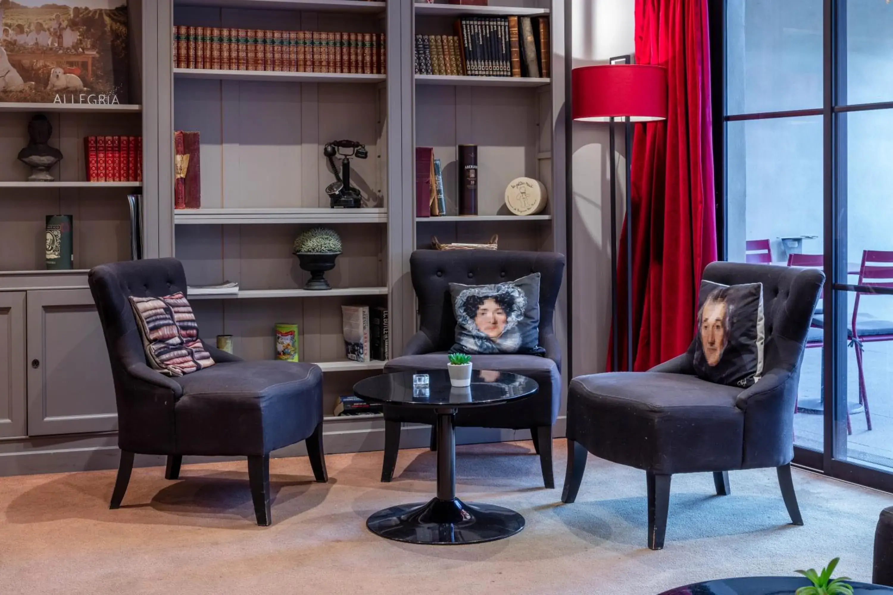 Living room, Seating Area in Garrigae Distillerie de Pezenas