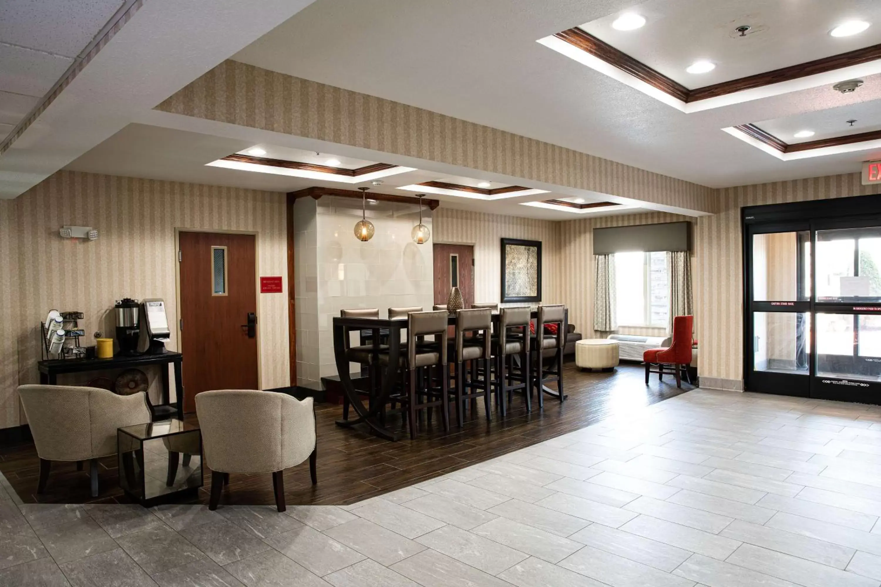 Restaurant/Places to Eat in Best Western Providence-Seekonk Inn