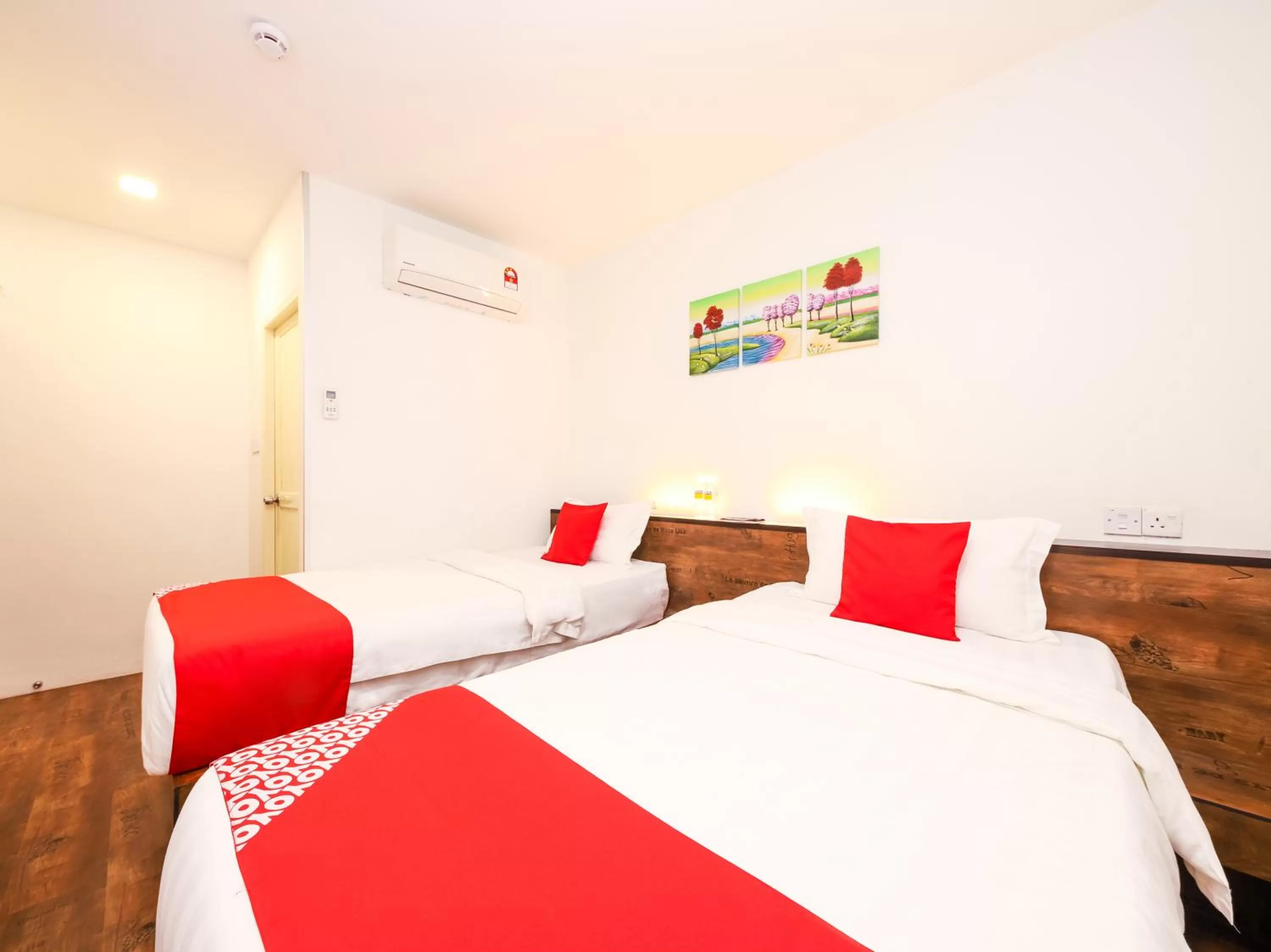 Bedroom, Bed in OYO 836 Mandurah Room & Cafe