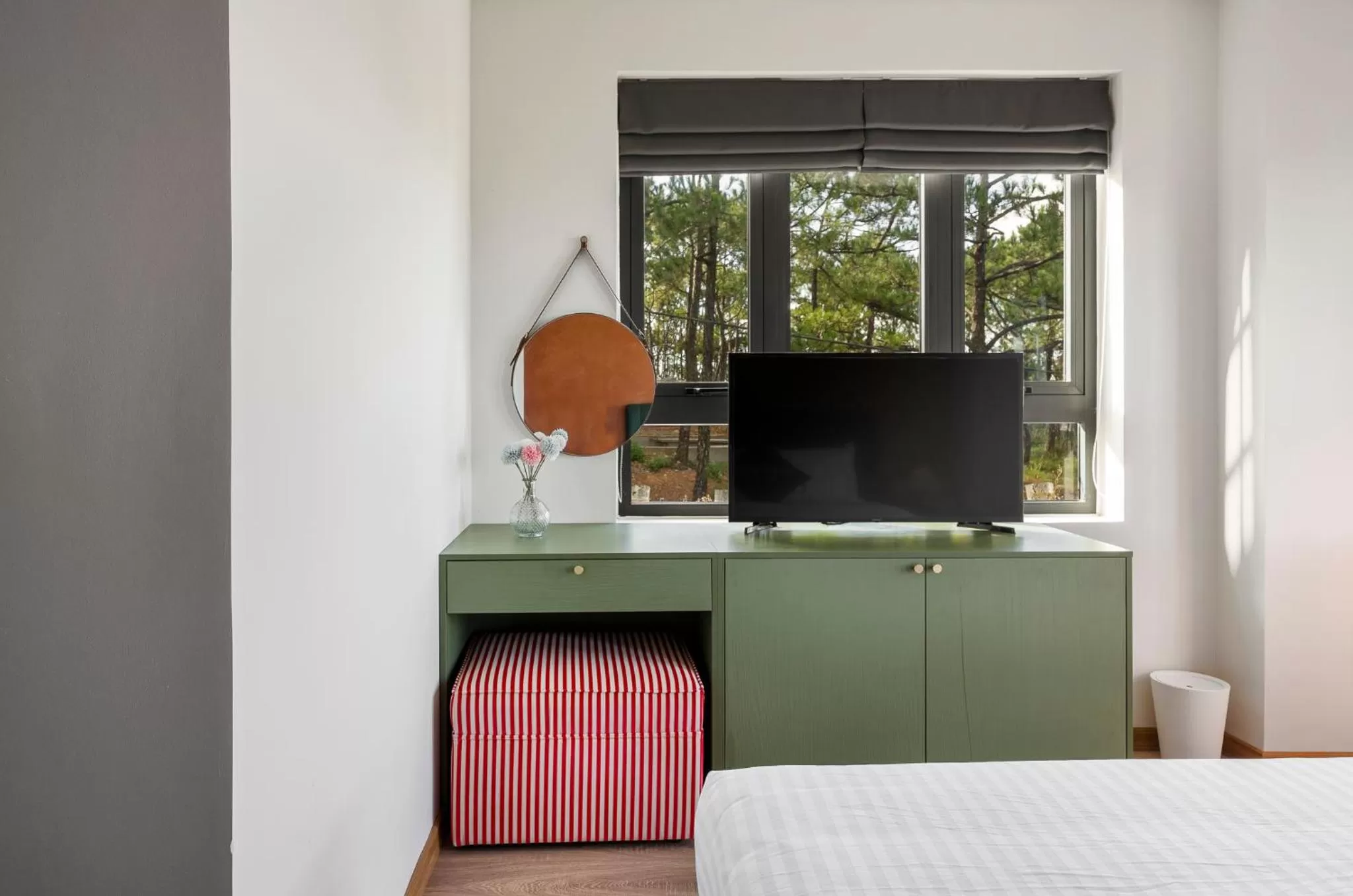 TV and multimedia, Bed in De La Sol Villa Dalat