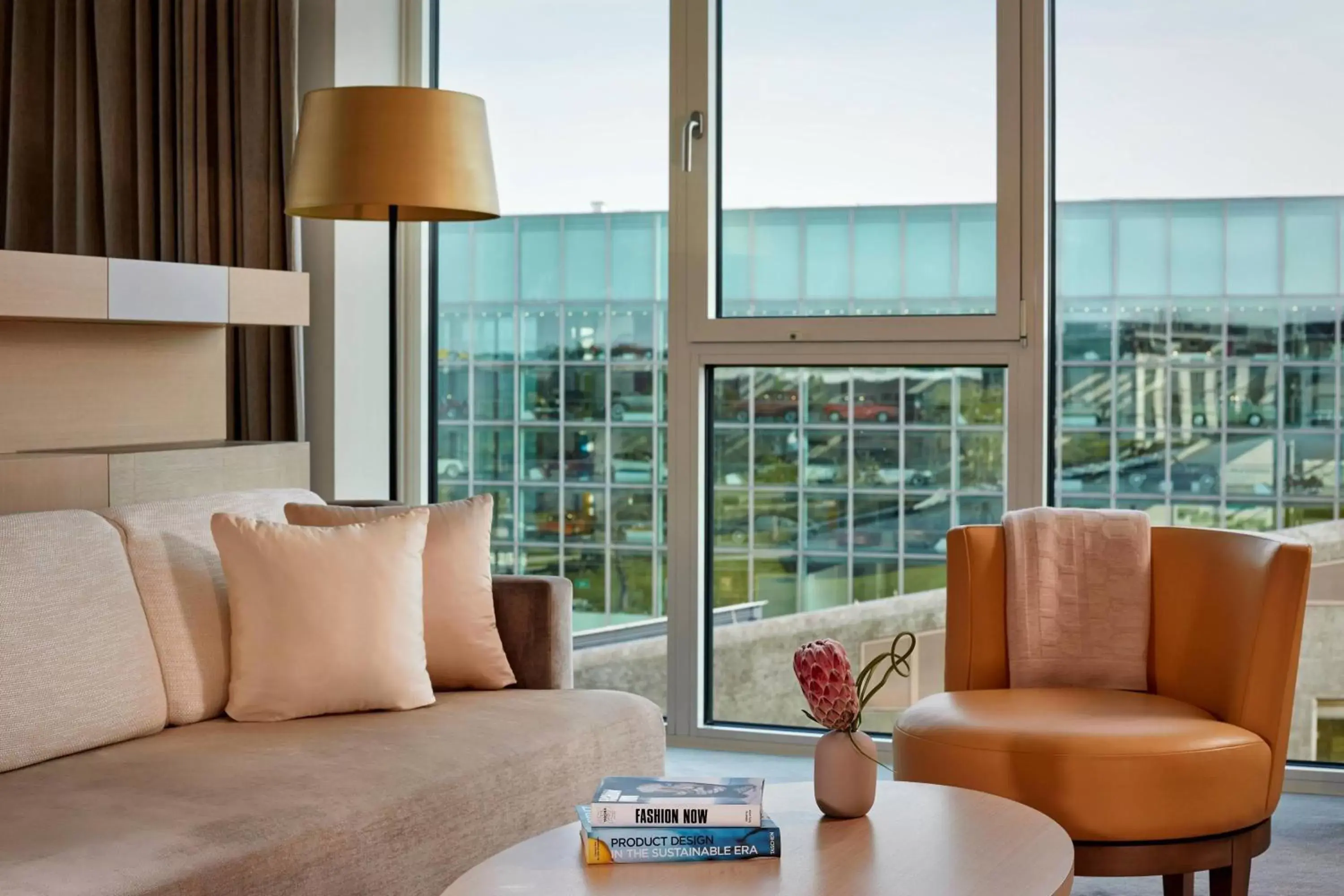 Living room, Seating Area in The Ritz-Carlton, Wolfsburg