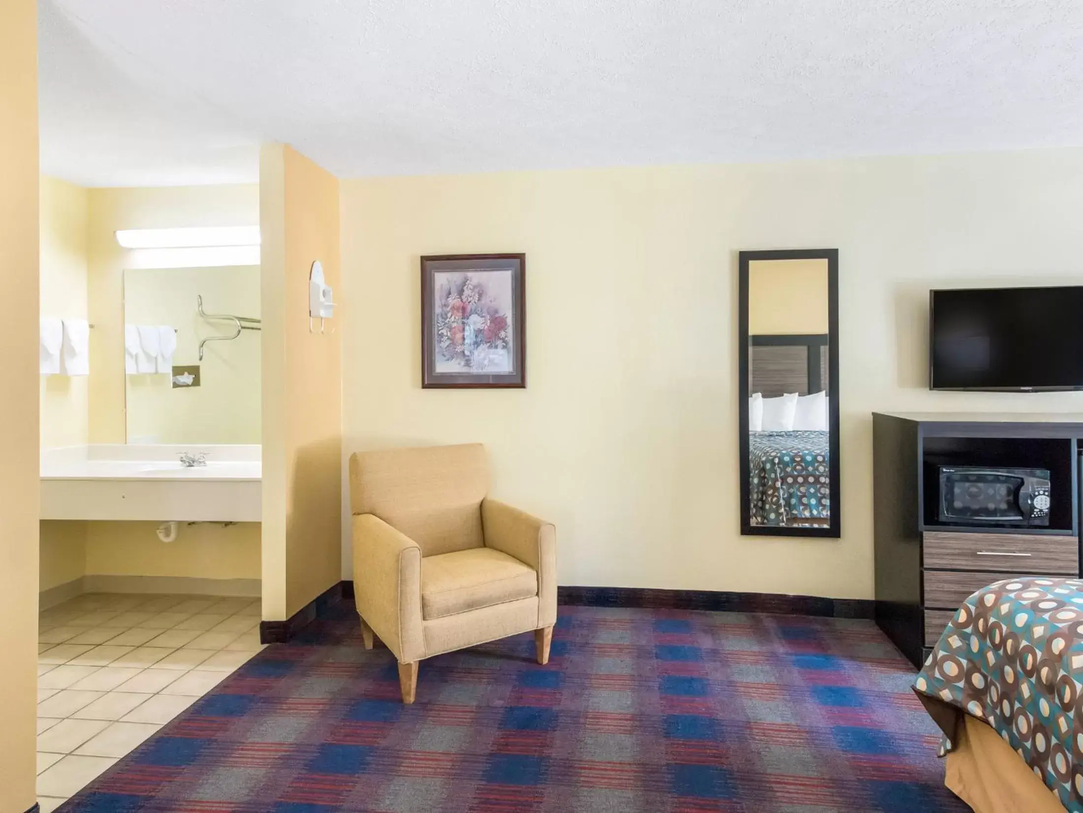 Bedroom, Seating Area in Americas Best Value Inn - Clayton