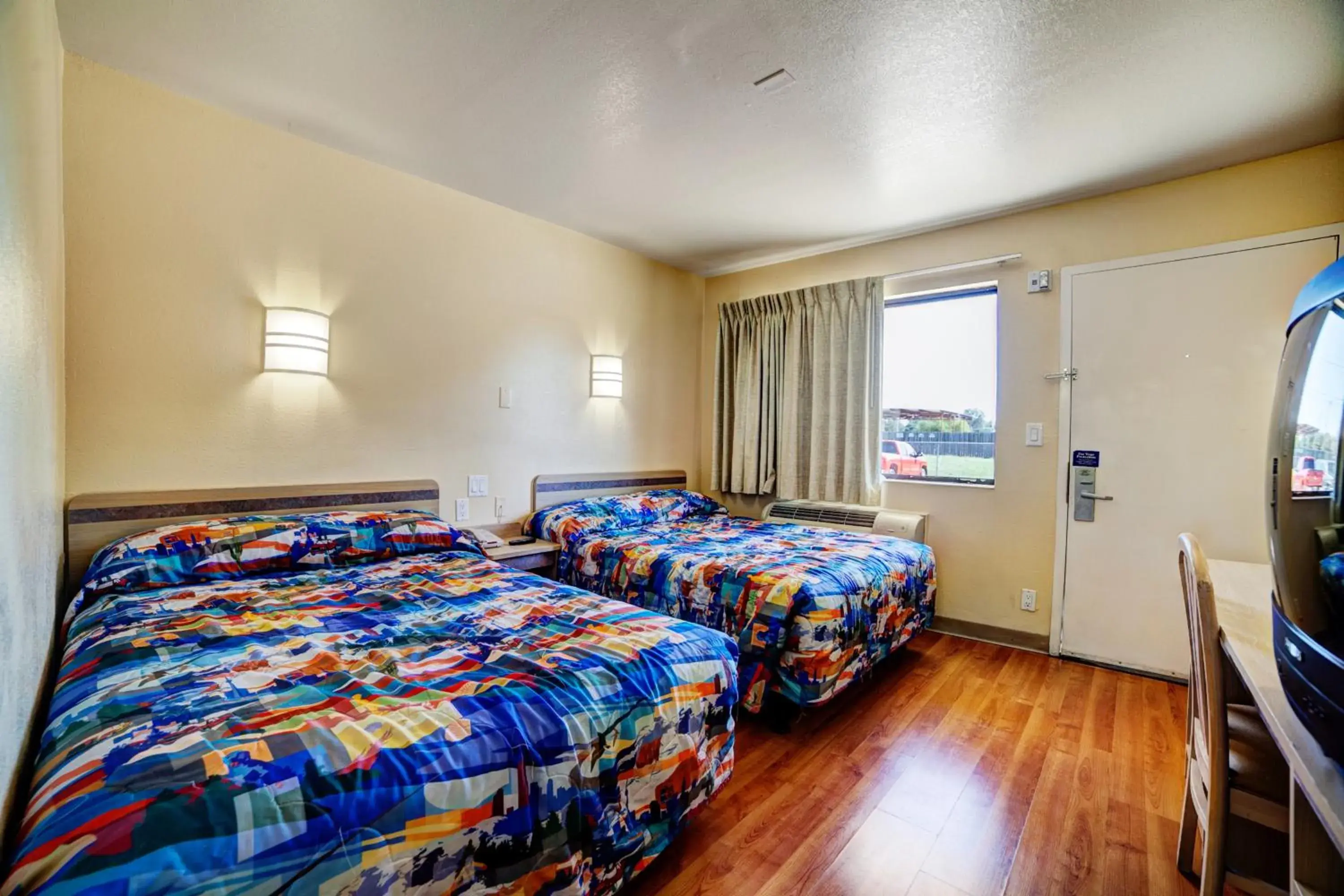 Bedroom, Bed in Super 7 Inn Bedroom, Bed in Super 7 Inn