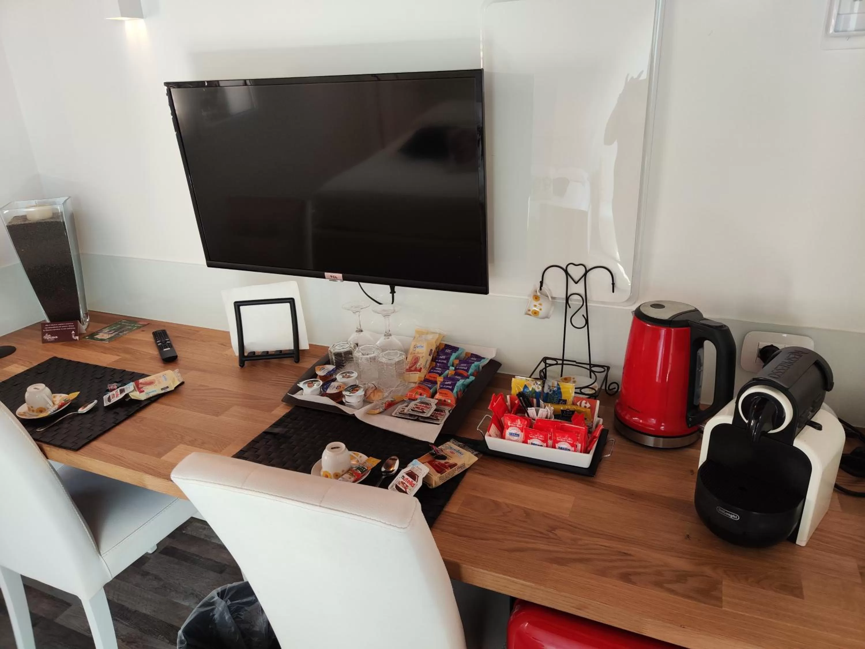 TV and multimedia in San Francesco Rooms and Apartment with Terrace in Palermo Locazione Turistica