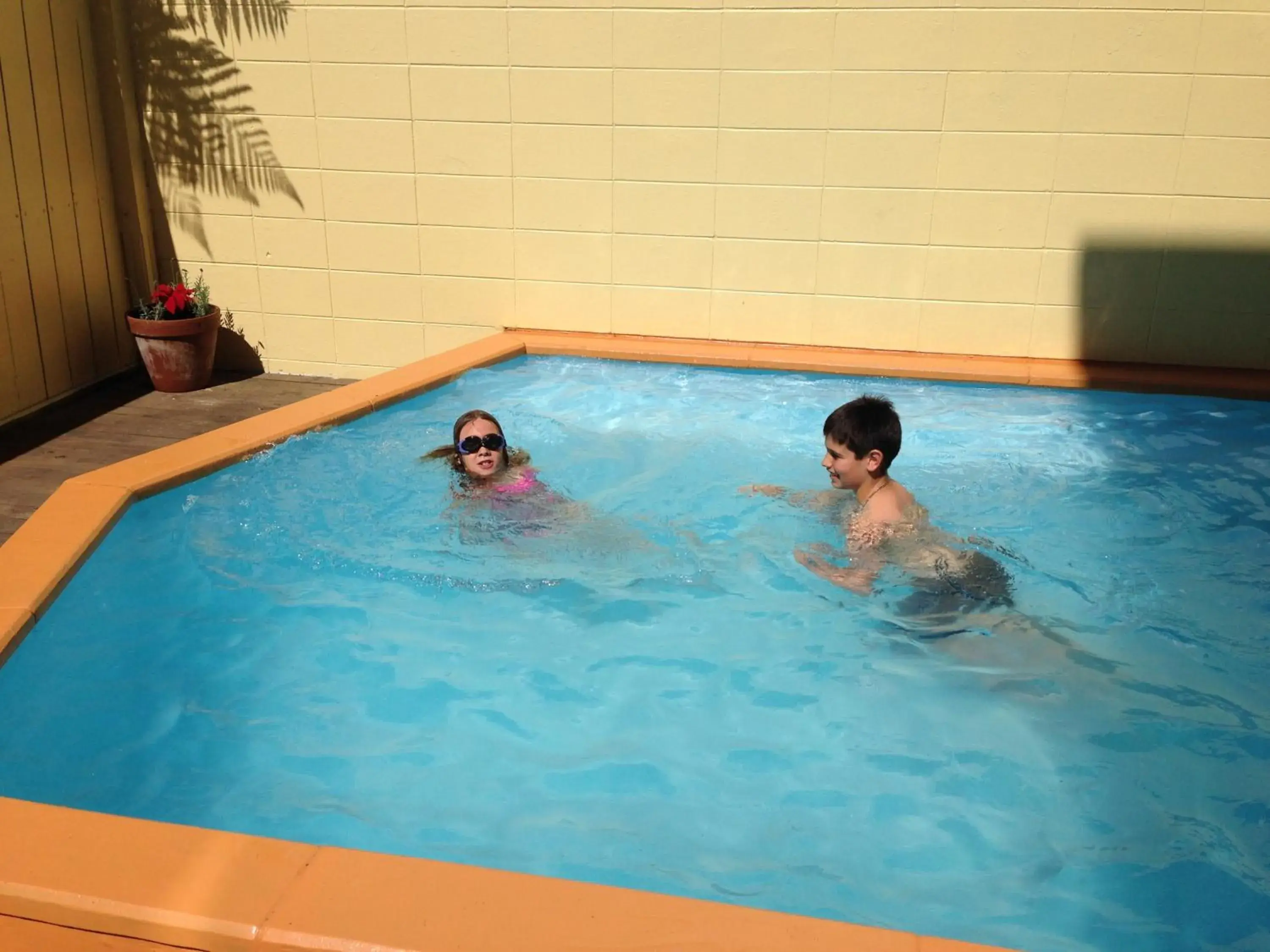 , Swimming Pool in Greenview Motel