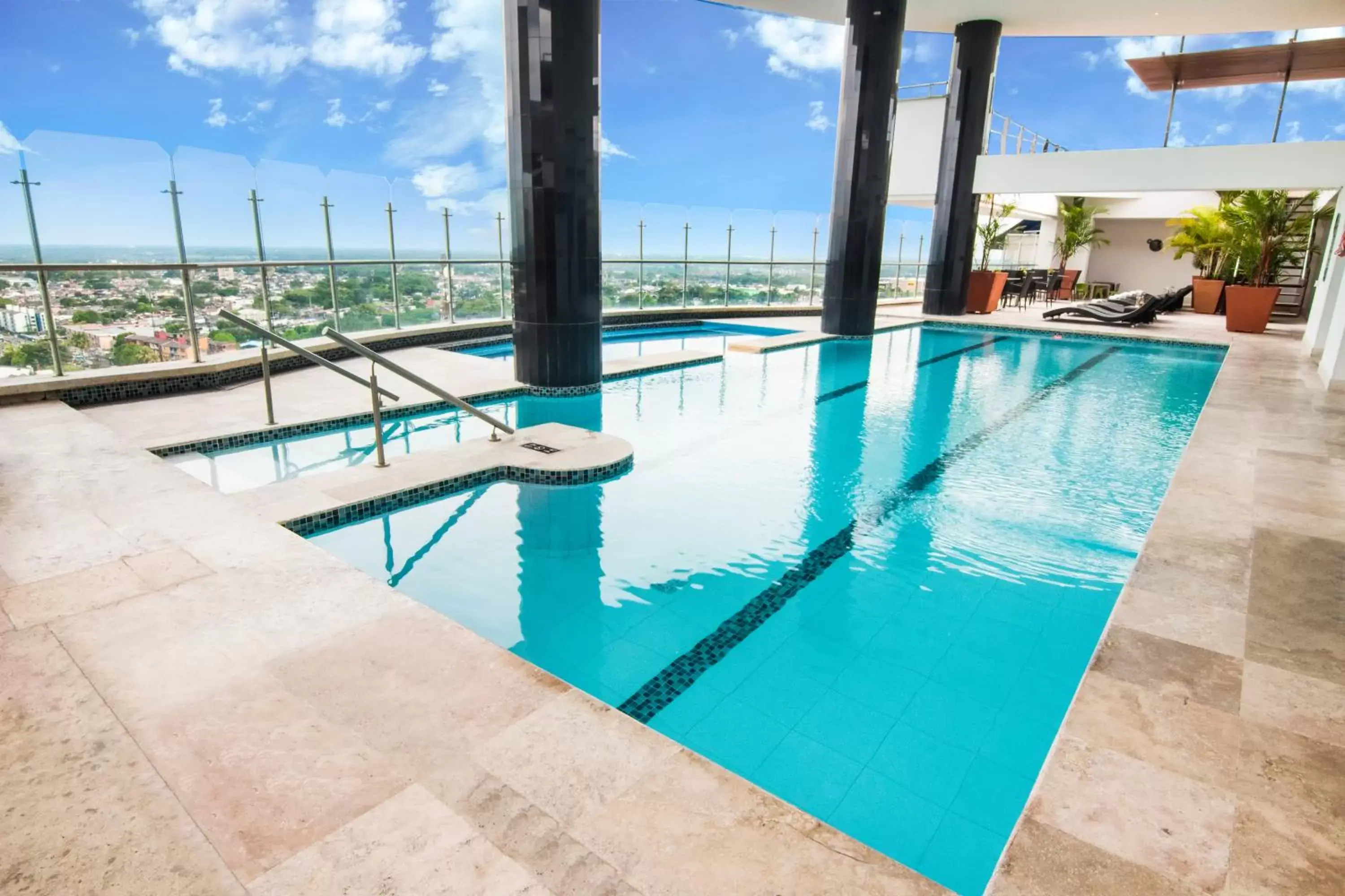 Swimming Pool in GHL Hotel Grand Villavicencio