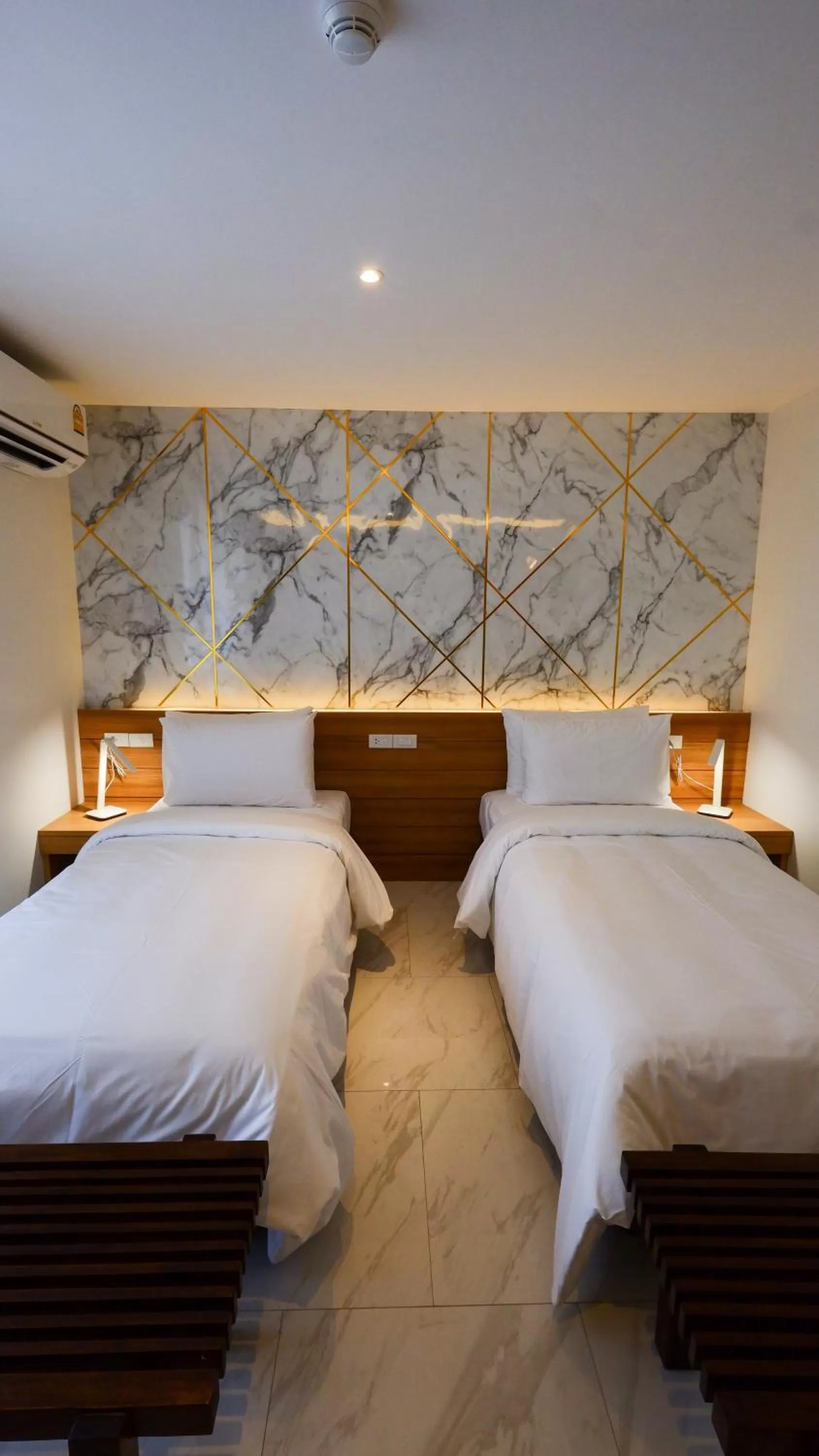 Bedroom, Bed in Pinnacle Dream