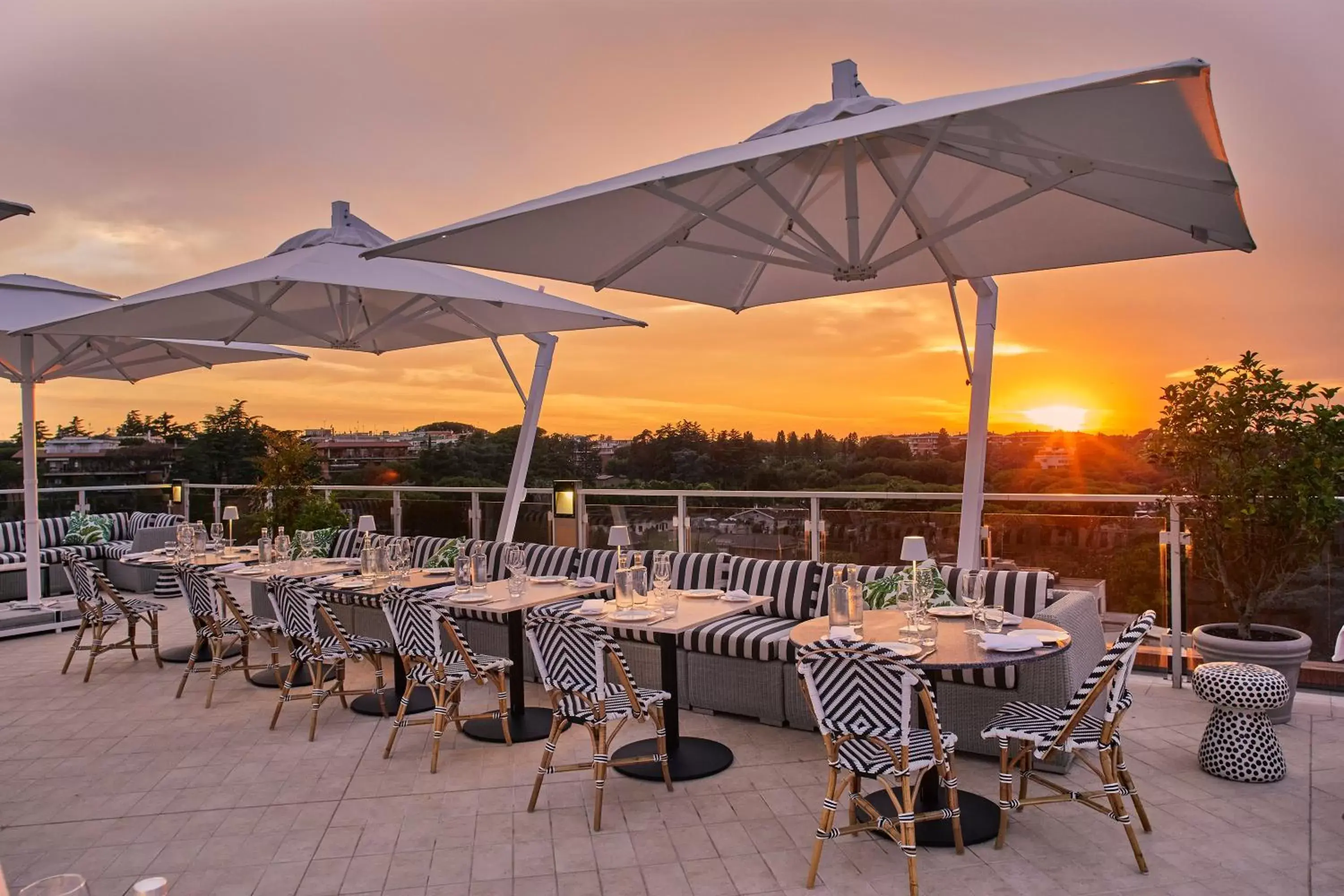 Balcony/Terrace, Restaurant/Places to Eat in Hotel Villa Pamphili Roma