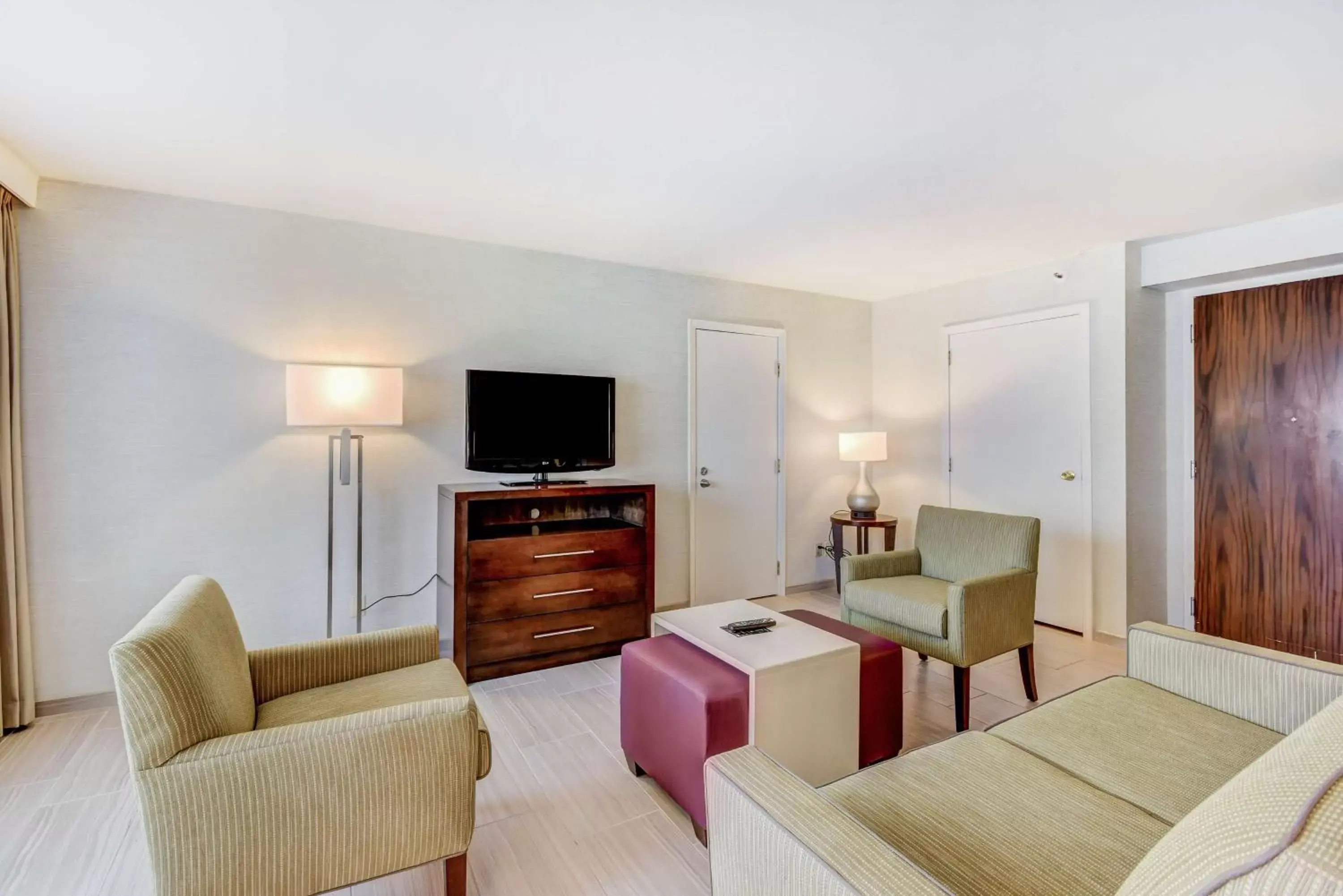 Bedroom, Seating Area in Homewood Suites by Hilton Indianapolis Carmel