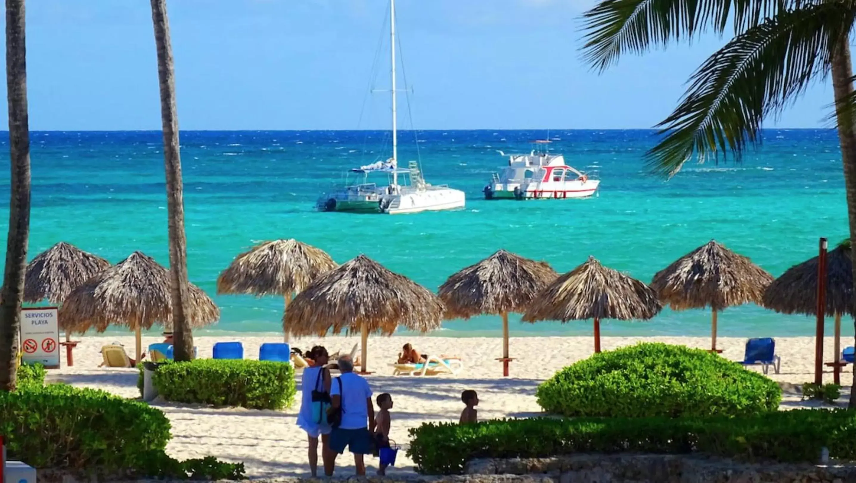 Beach in SOL CARIBE SUITES - PLAYA LOS CORALES - beach club, wifi, swimming pool