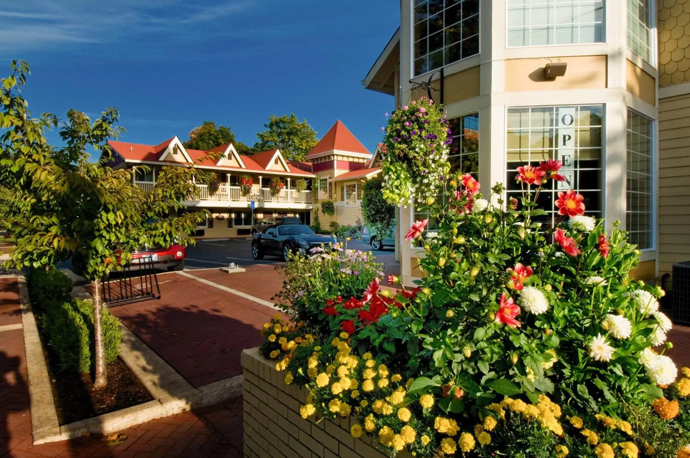 Facade/entrance, Property Building in Silverton Inn & Suites