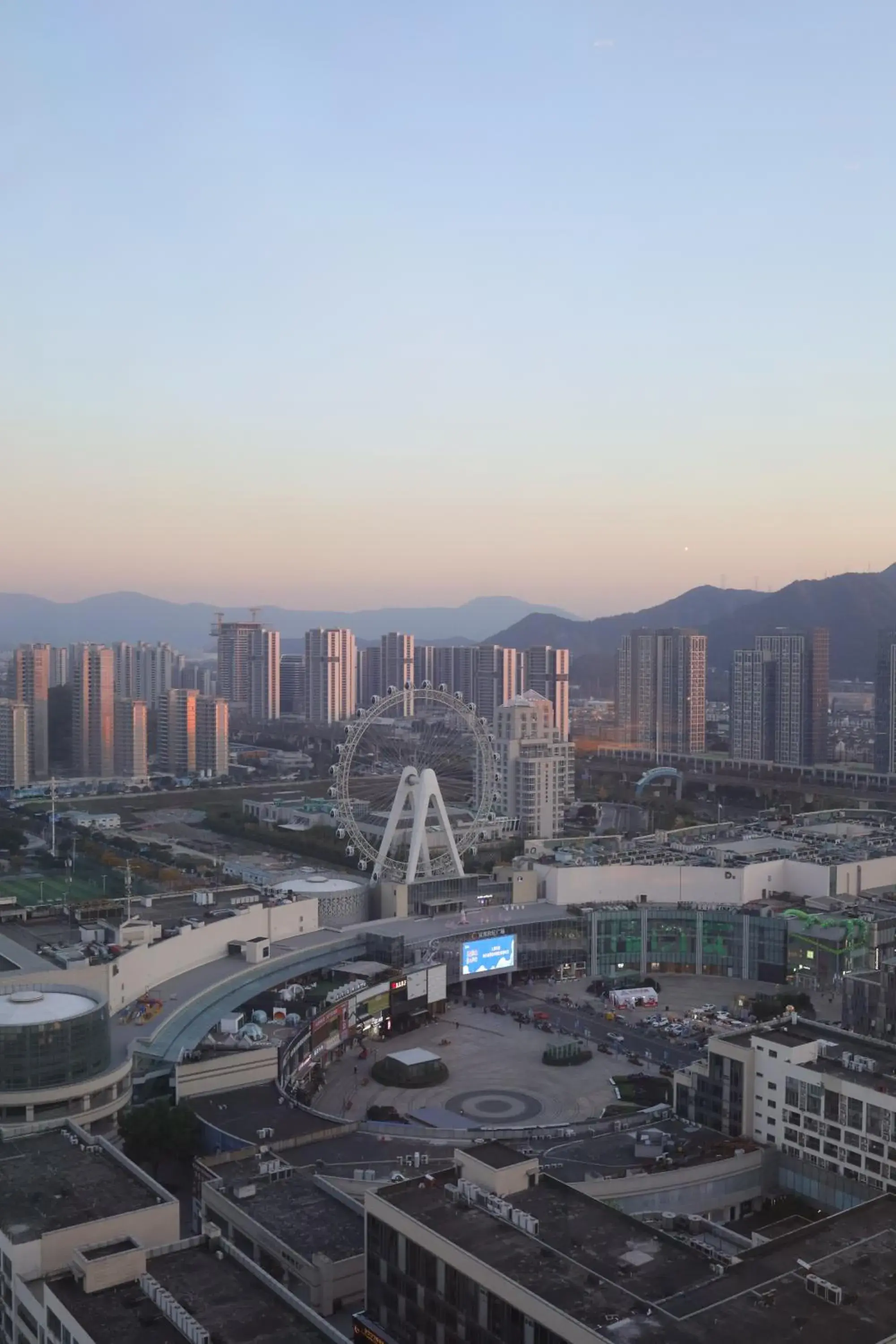 View (from property/room) in DoubleTree By Hilton Ningbo Beilun View (from property/room) in DoubleTree By Hilton Ningbo Beilun