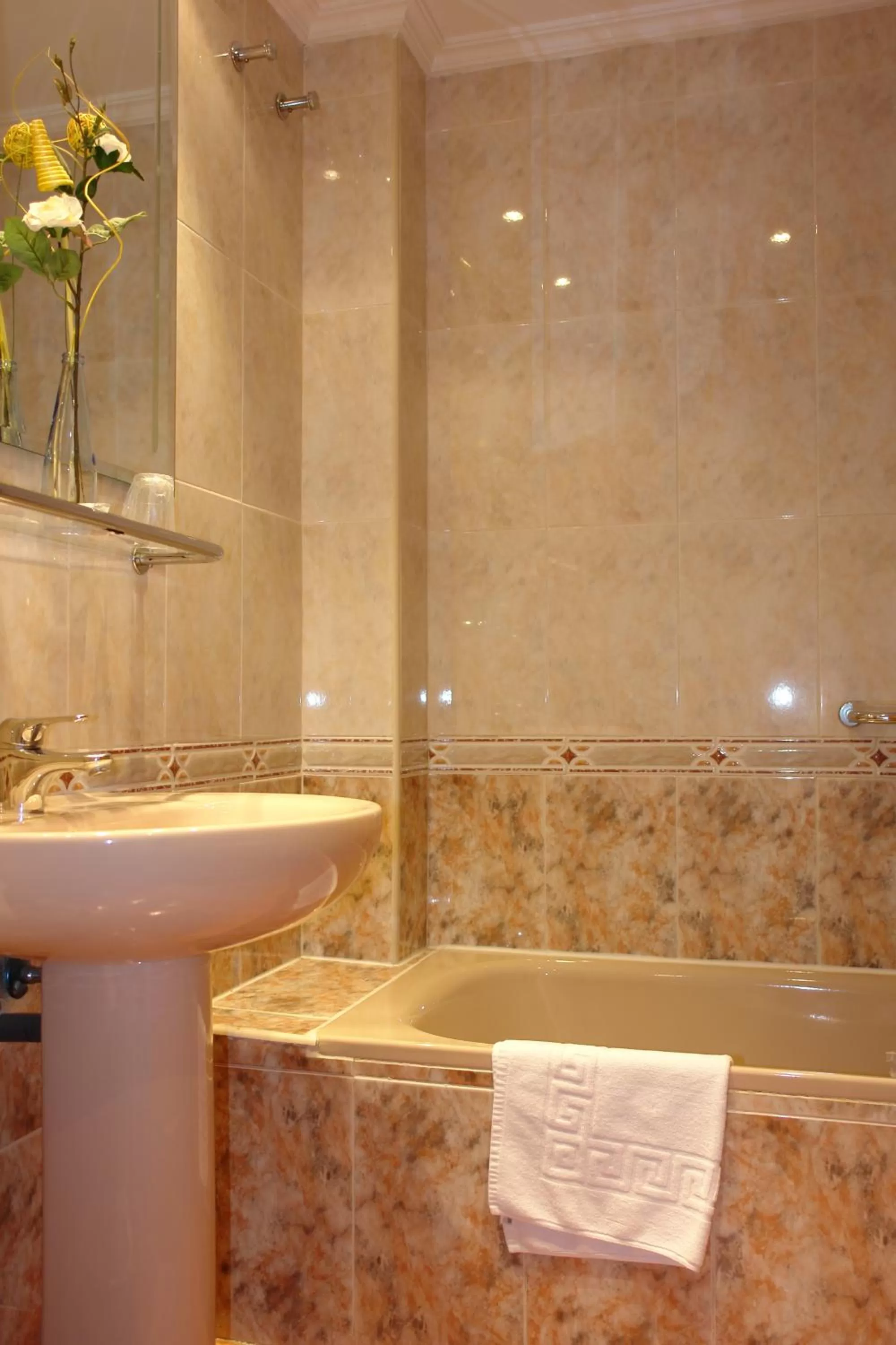 Shower in Hostal Campus