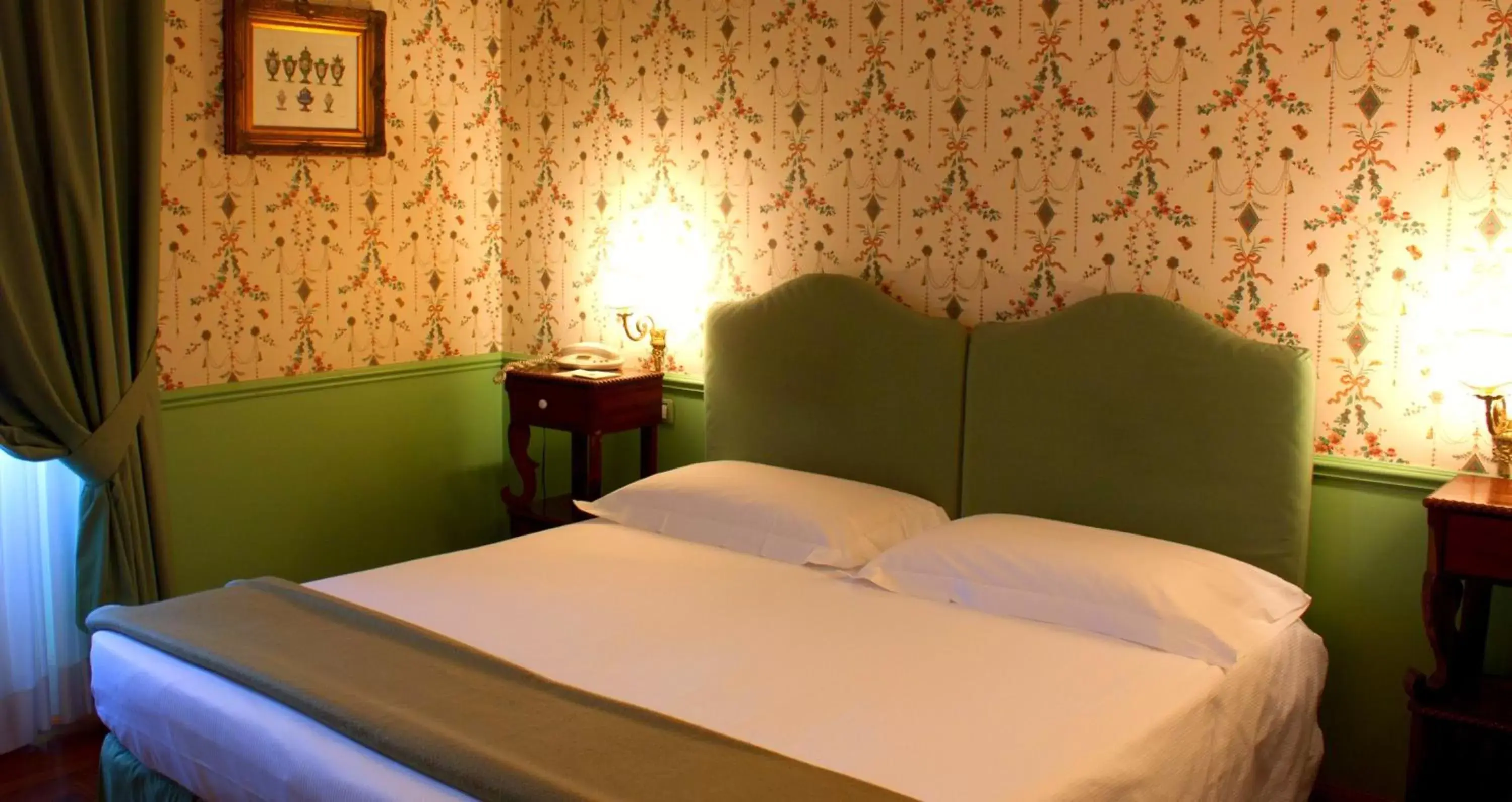 Bed in Hotel Villa del Bosco