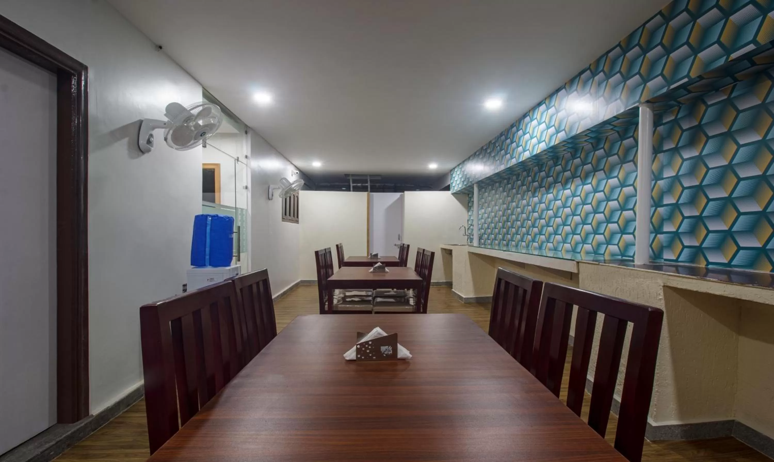 Restaurant/places to eat in Treebo Trend Kruthika Inn