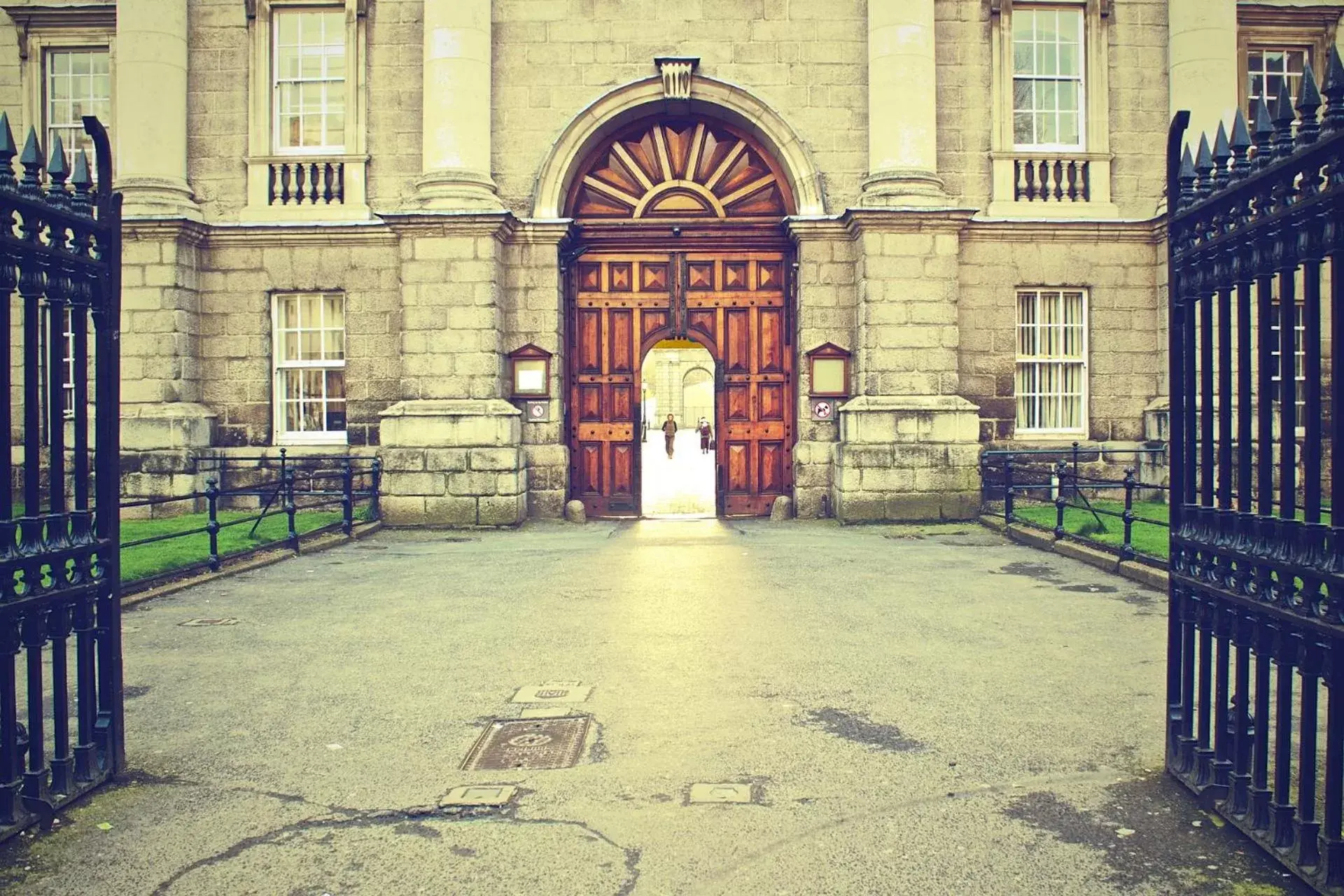 Off site in Temple Bar Lane