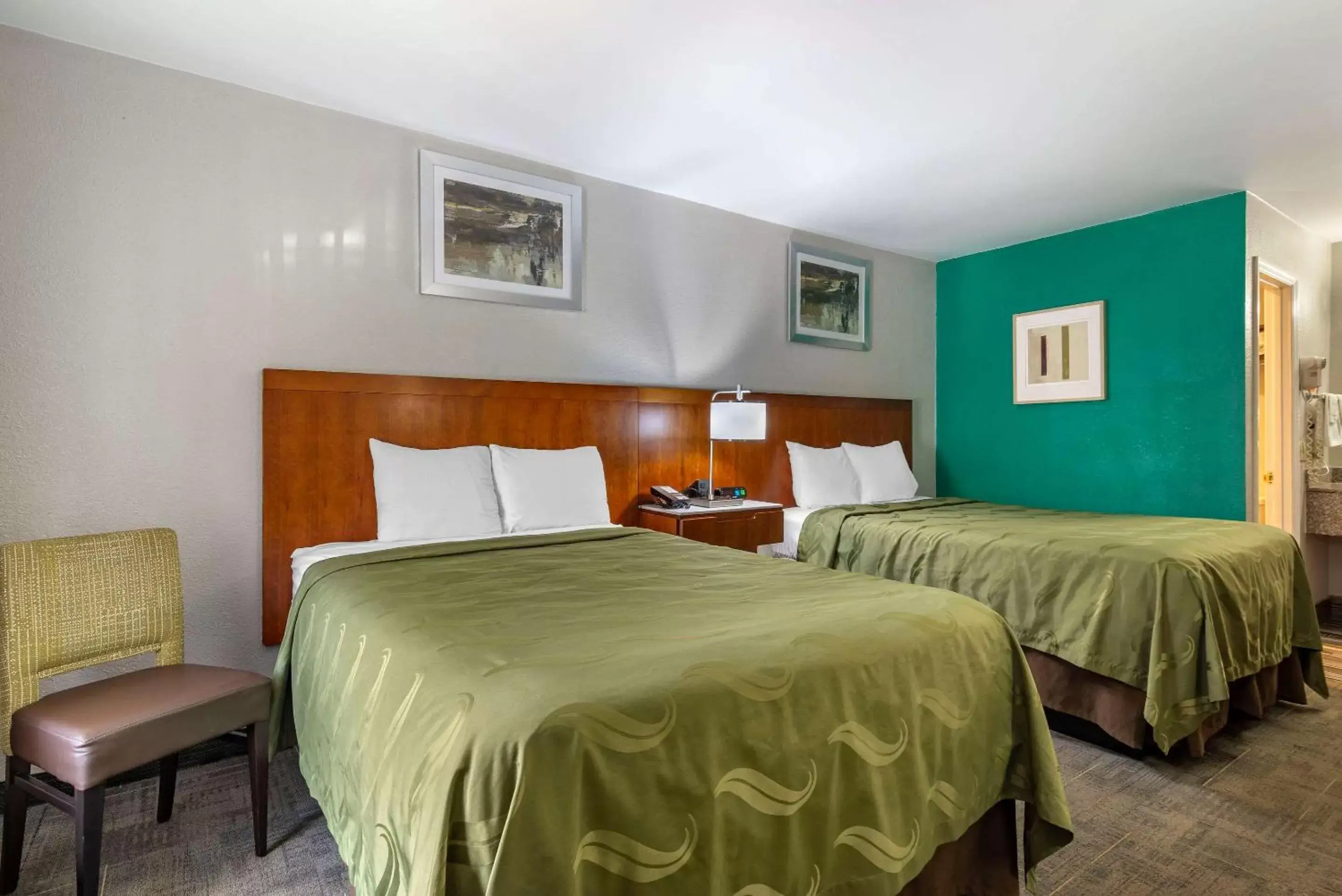 Bedroom, Bed in Quality Inn Covington