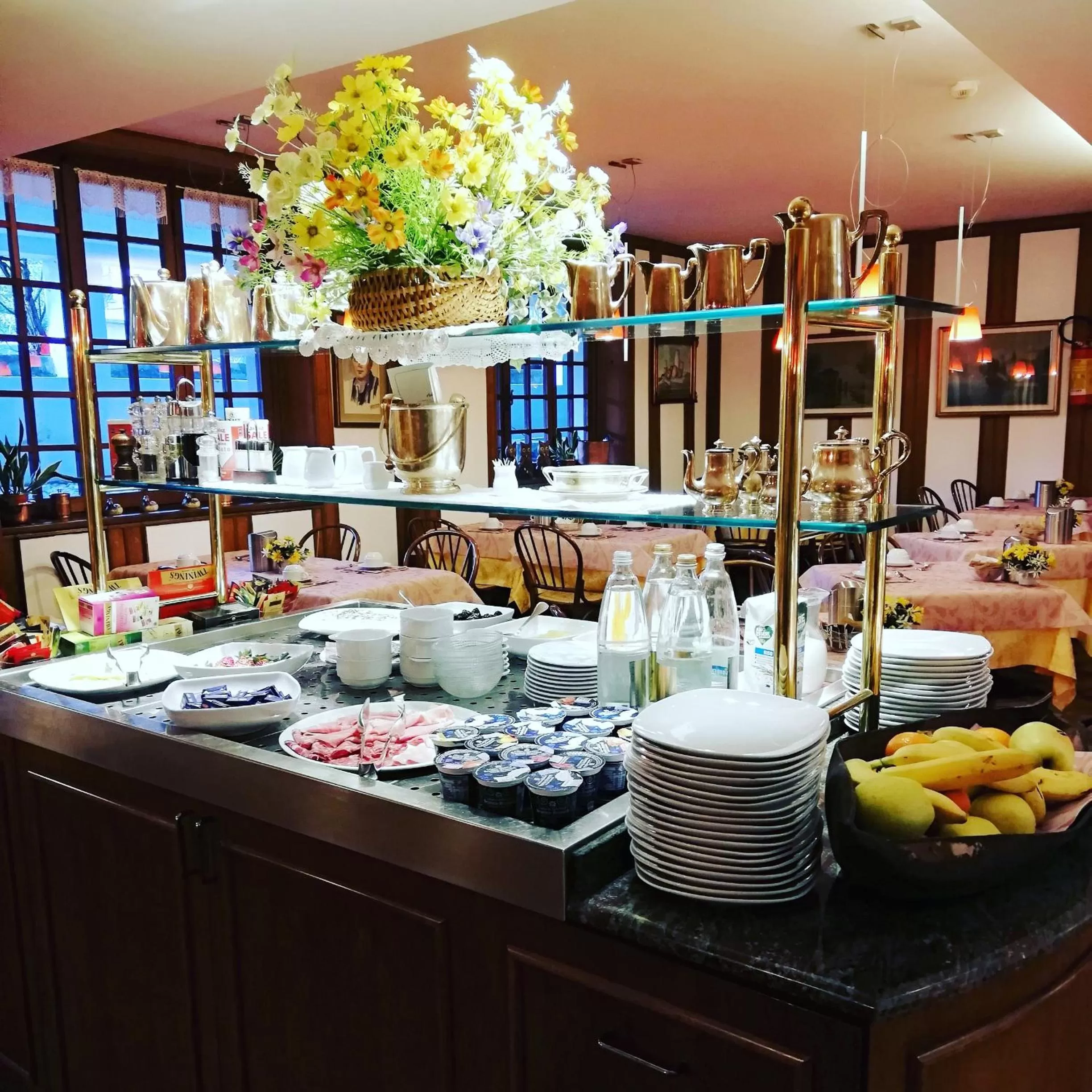 Buffet breakfast in Hotel Fioroni