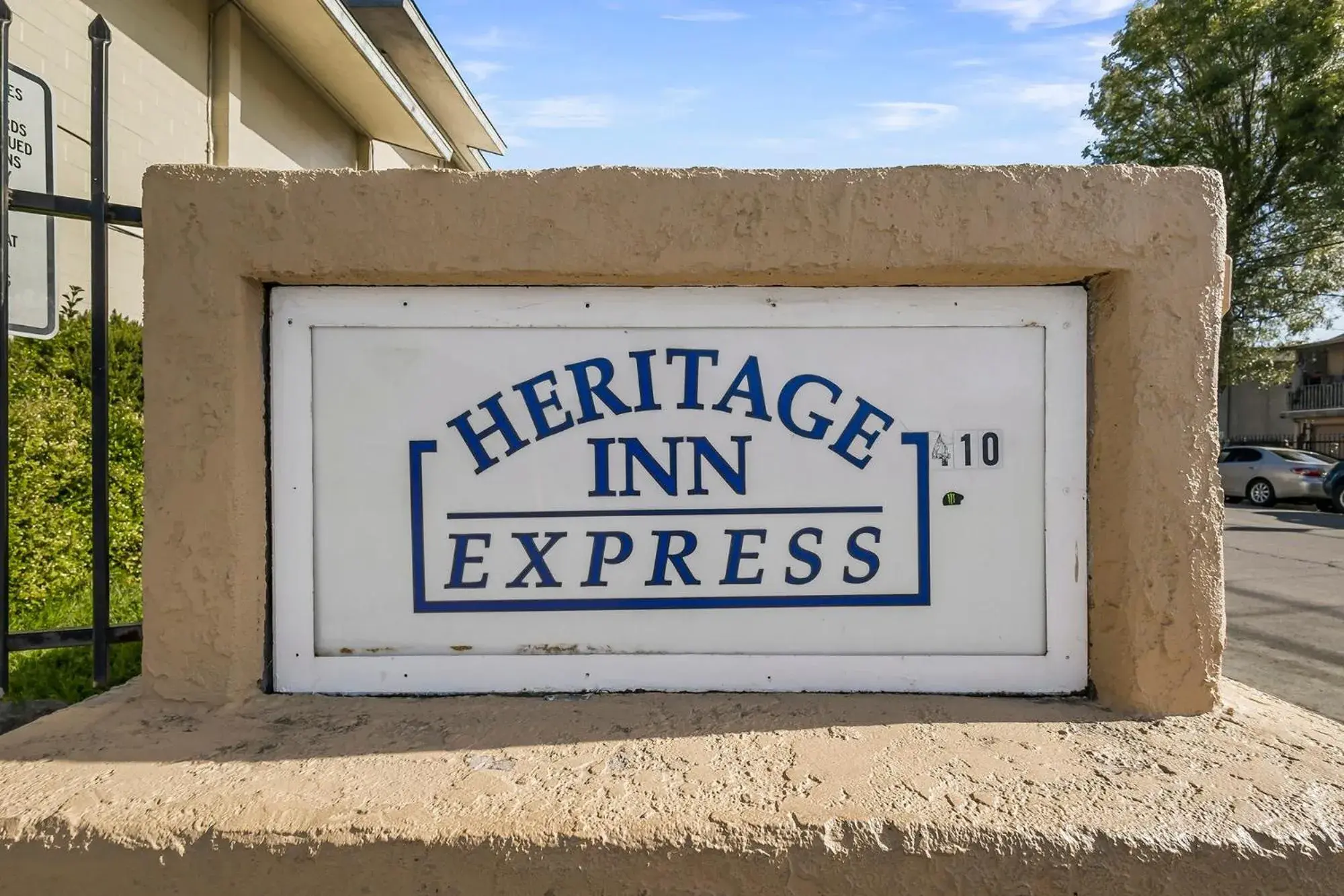Facade/entrance in Heritage Inn Express Hayward Facade/entrance in Heritage Inn Express Hayward