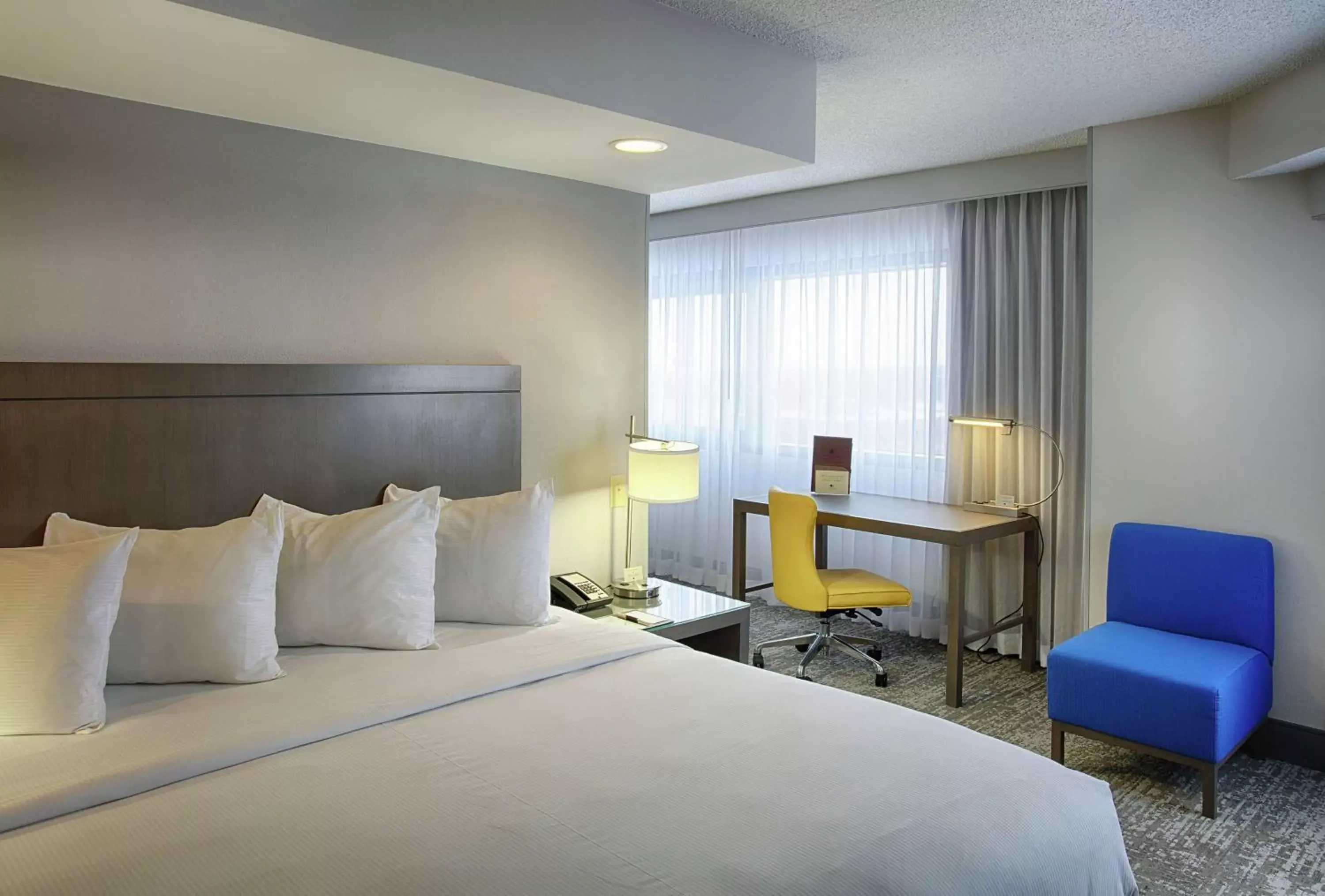 Bedroom, Bed in DoubleTree by Hilton Denver/Westminister