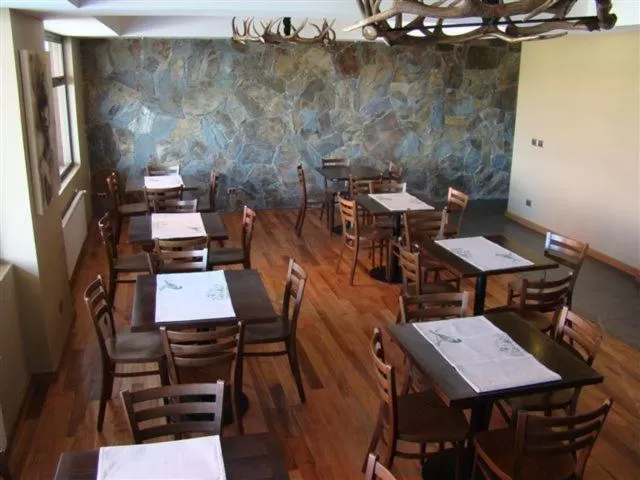 Restaurant/places to eat in Hotel Terraza Suite