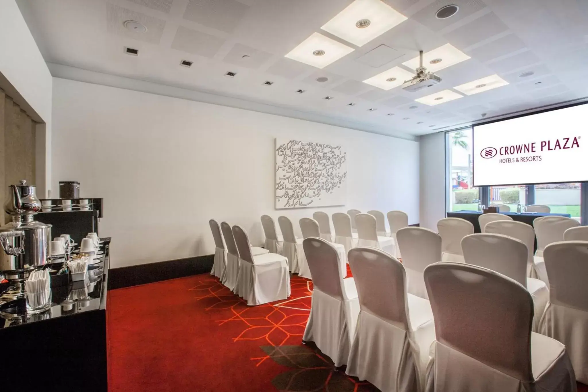 Meeting/conference room in Crowne Plaza Yas Island, an IHG Hotel