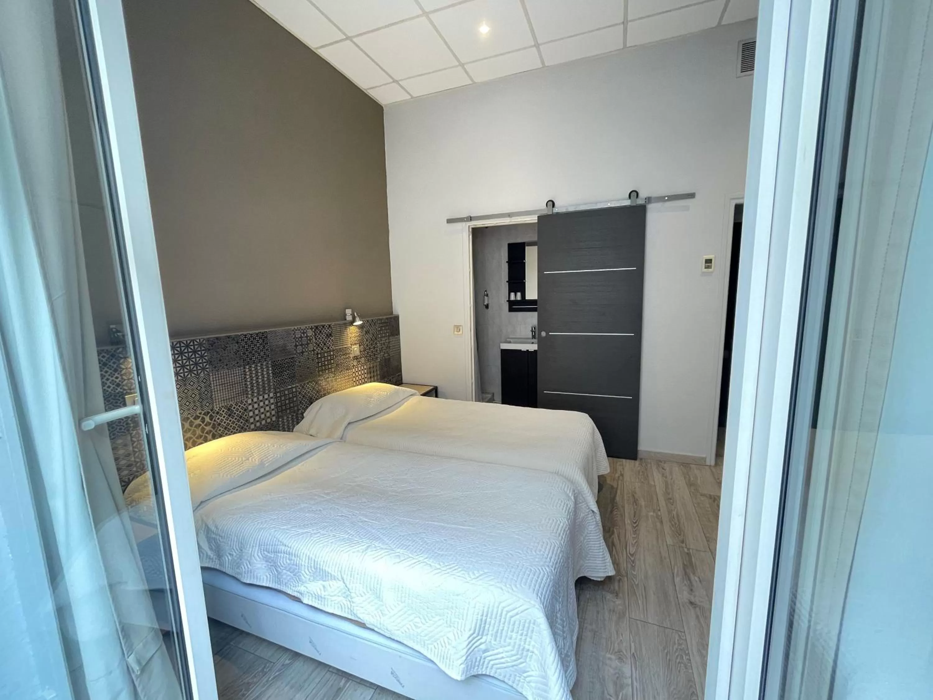 Bed in Hotel de La Comédie