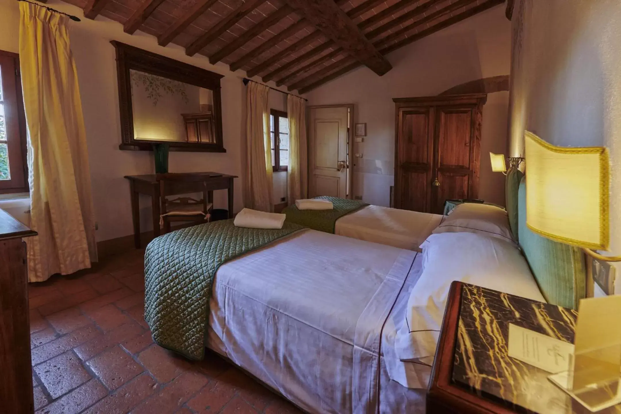 Bedroom, Bed in Villa Curina Resort