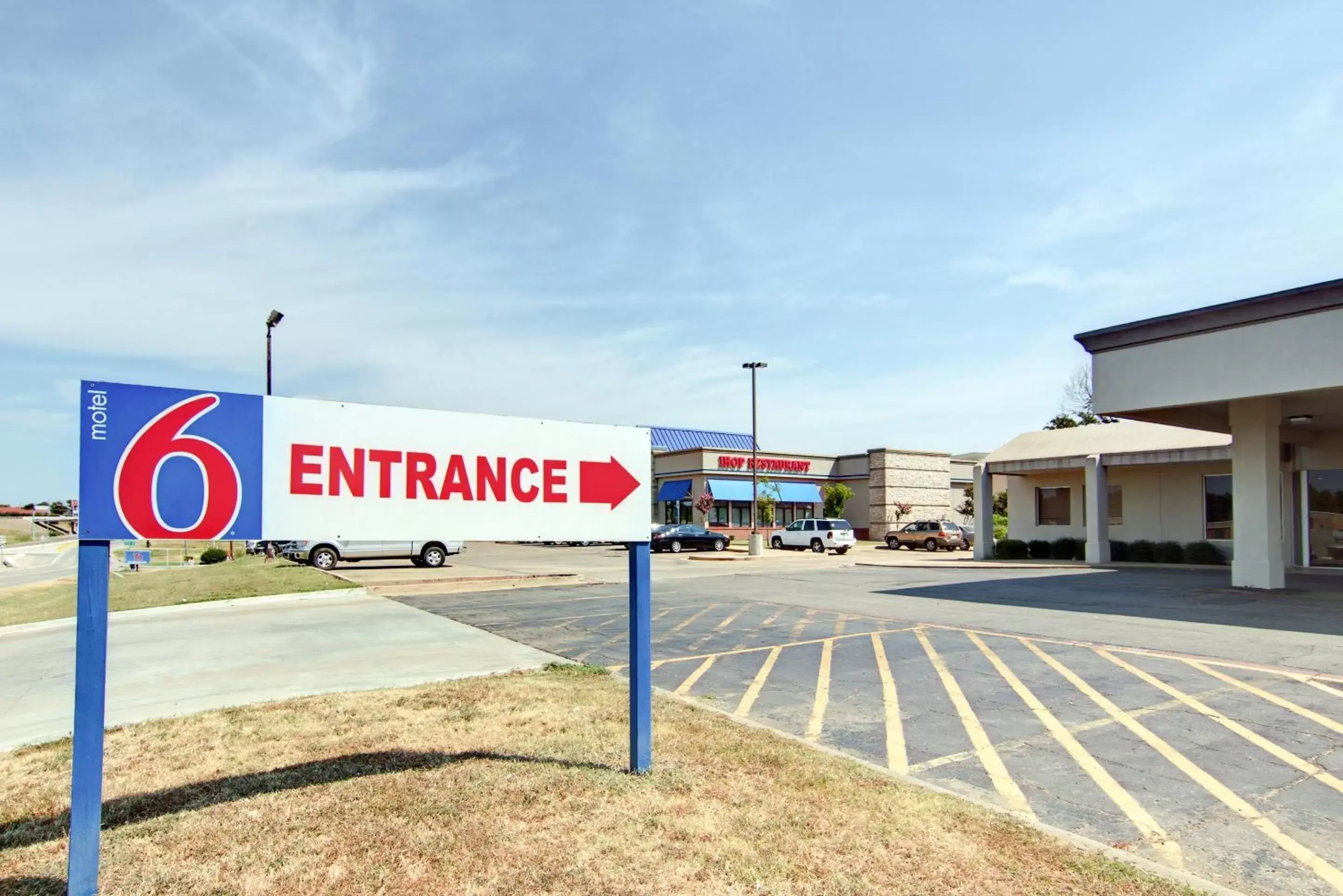 Property building in Motel 6-Mount Pleasant, TX