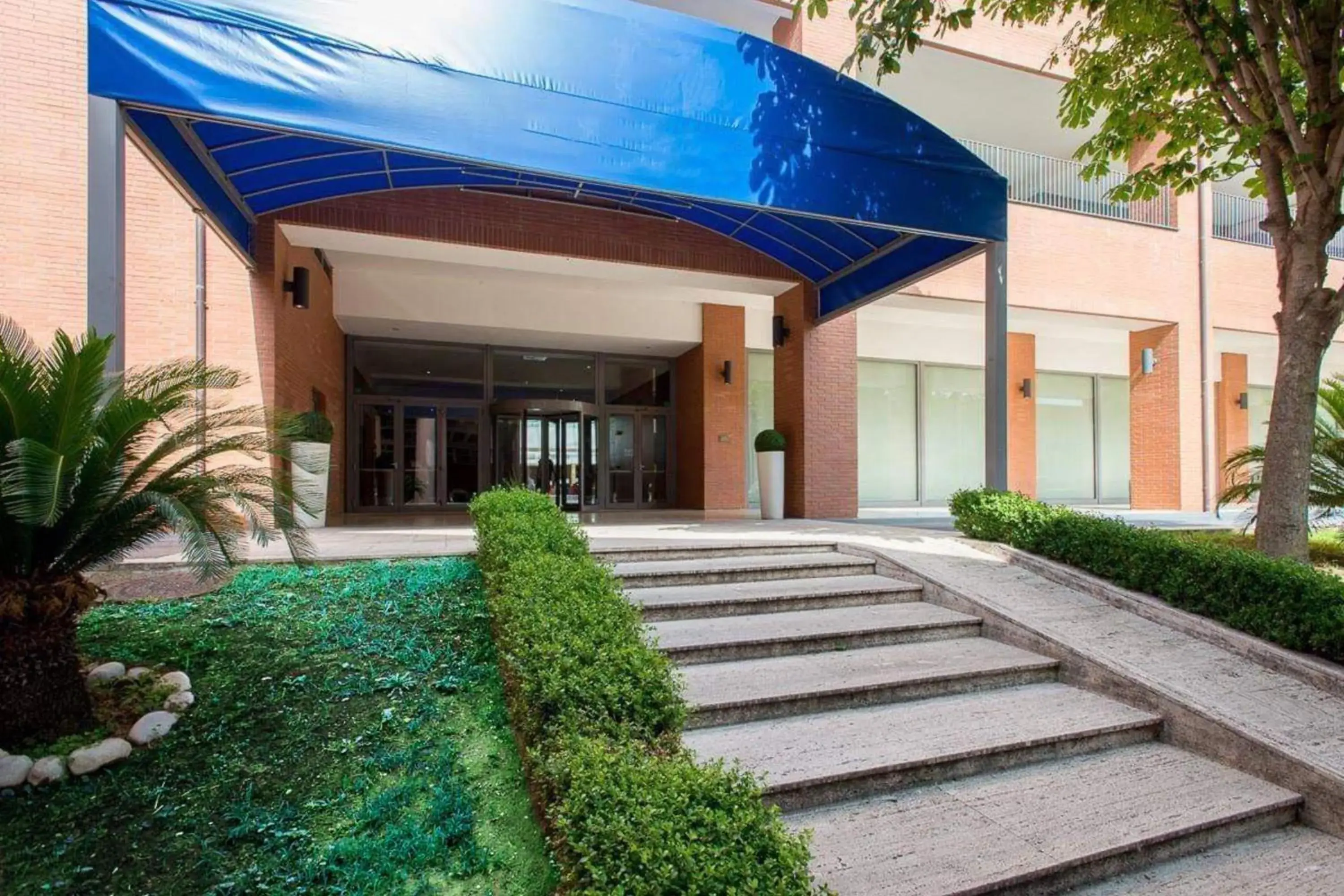 Property building in Plaza Caserta