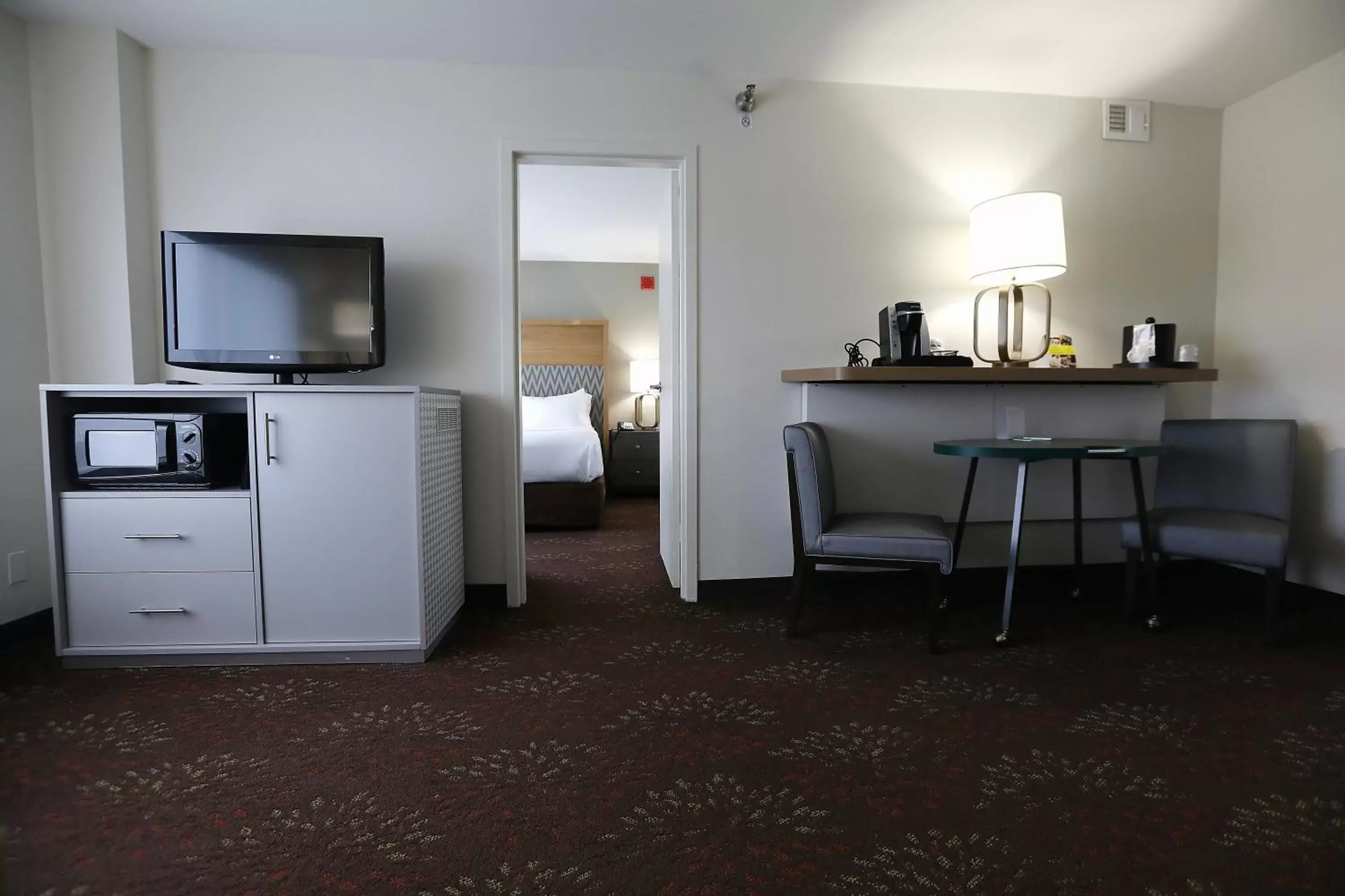 Photo of the whole room, TV/Entertainment Center in Holiday Inn O'Hare Area, an IHG Hotel