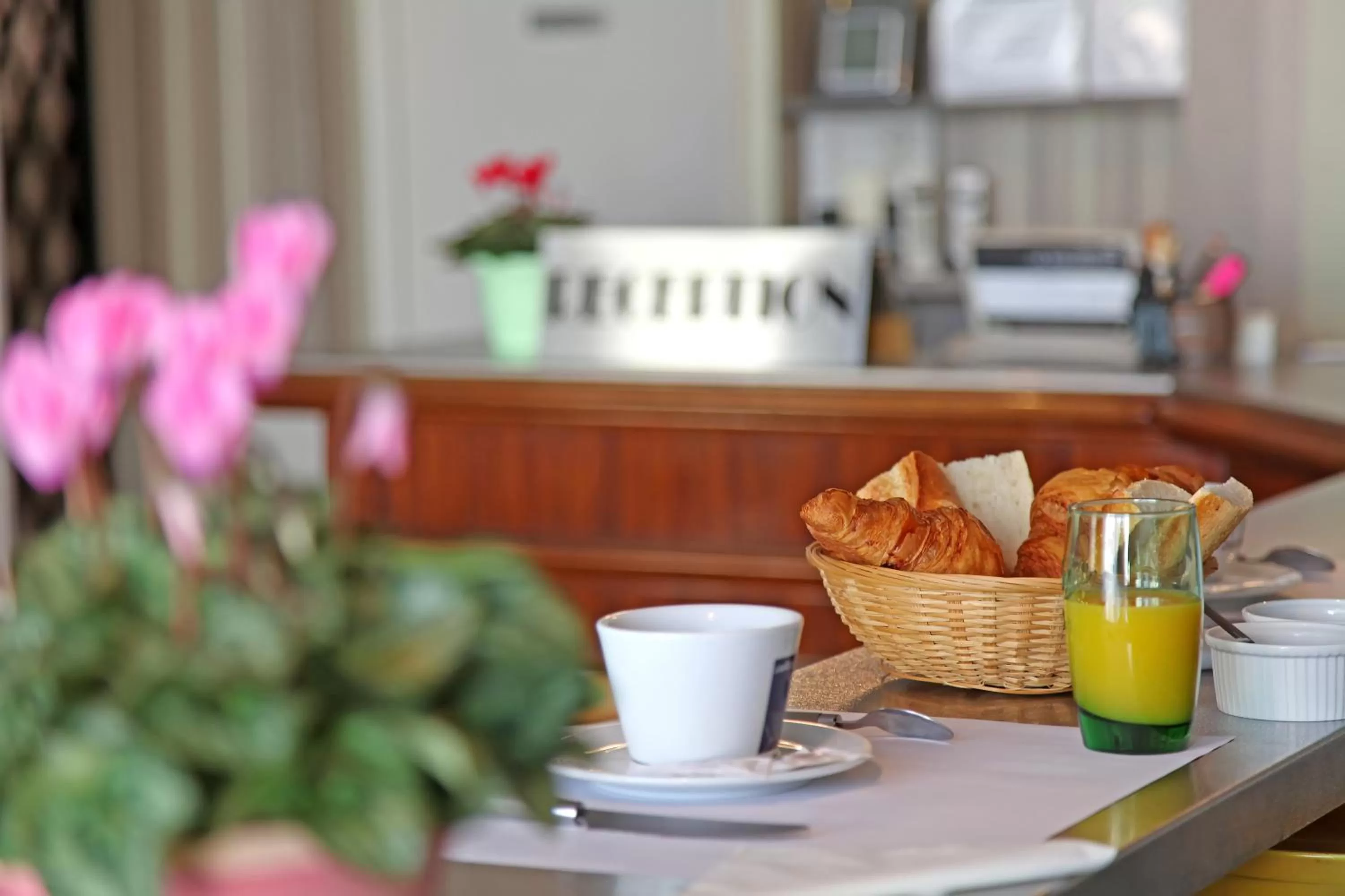 Lobby or reception in Hotel Le Rochegude