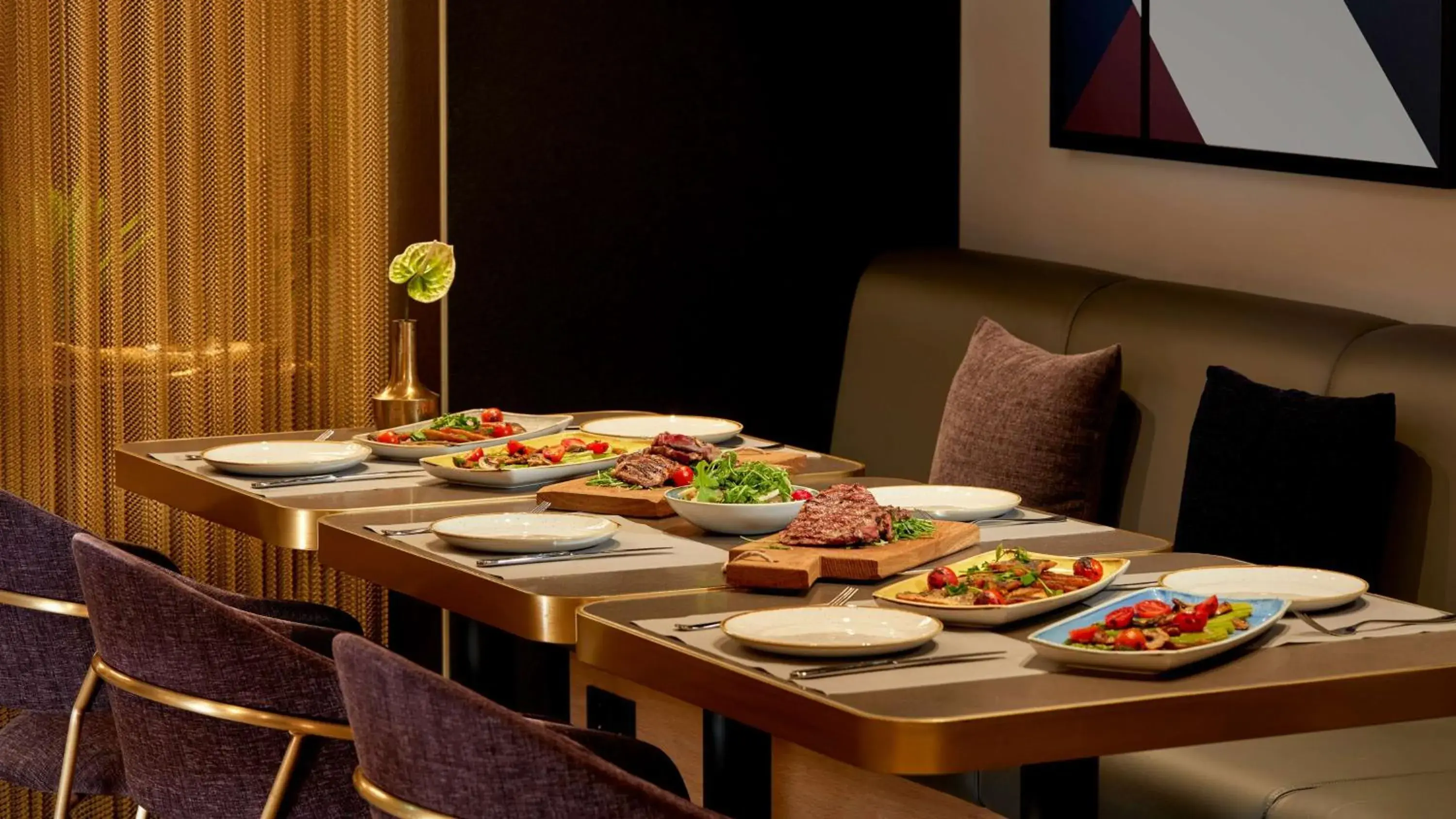Restaurant/places to eat in Park Plaza Utrecht Restaurant/places to eat in Park Plaza Utrecht