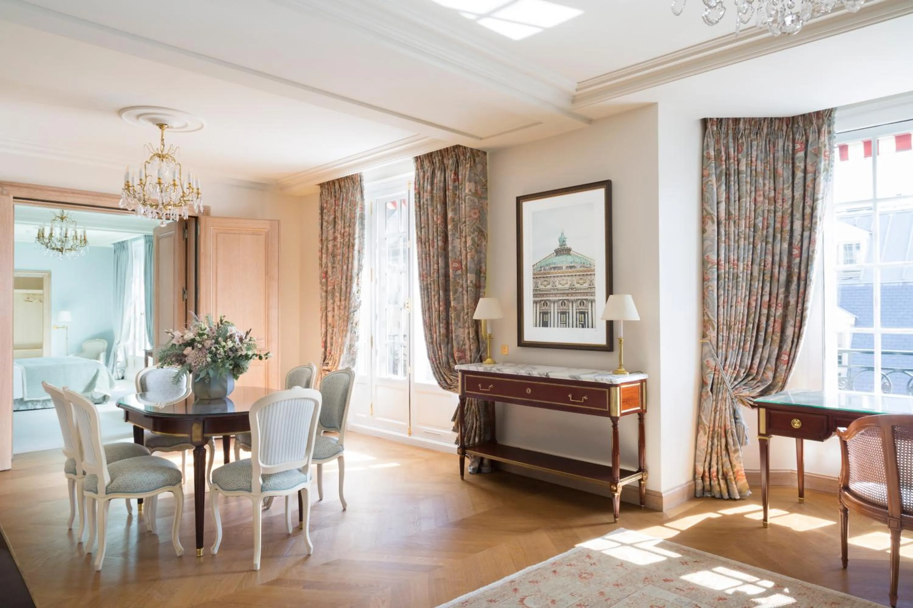 Living room in Le Bristol Paris, Oetker Hotels