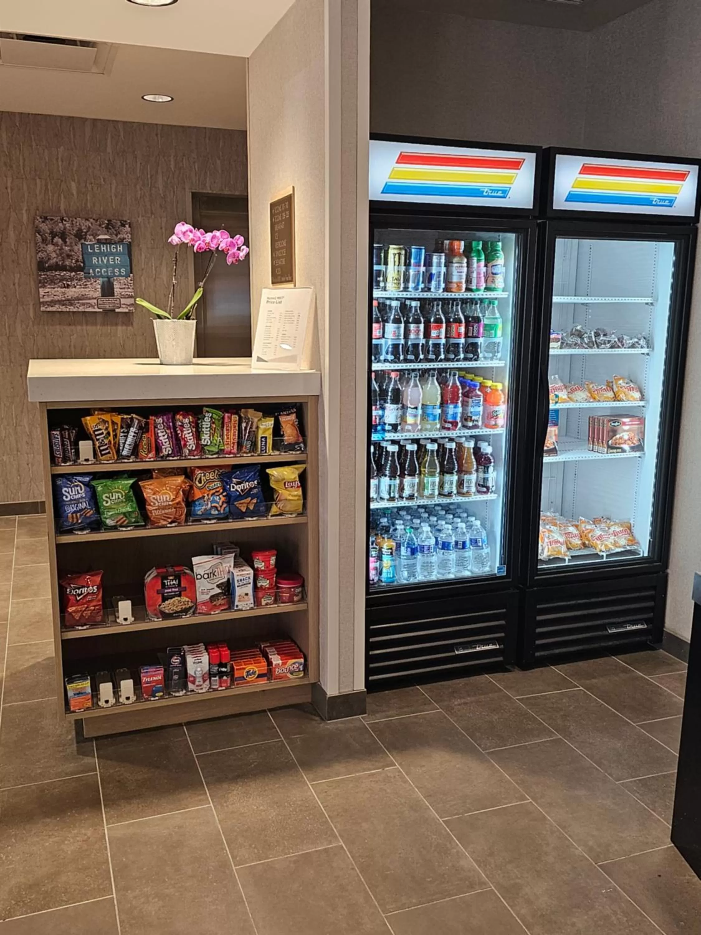 Supermarket/grocery shop in Home2 Suites By Hilton Allentown Bethlehem Airport