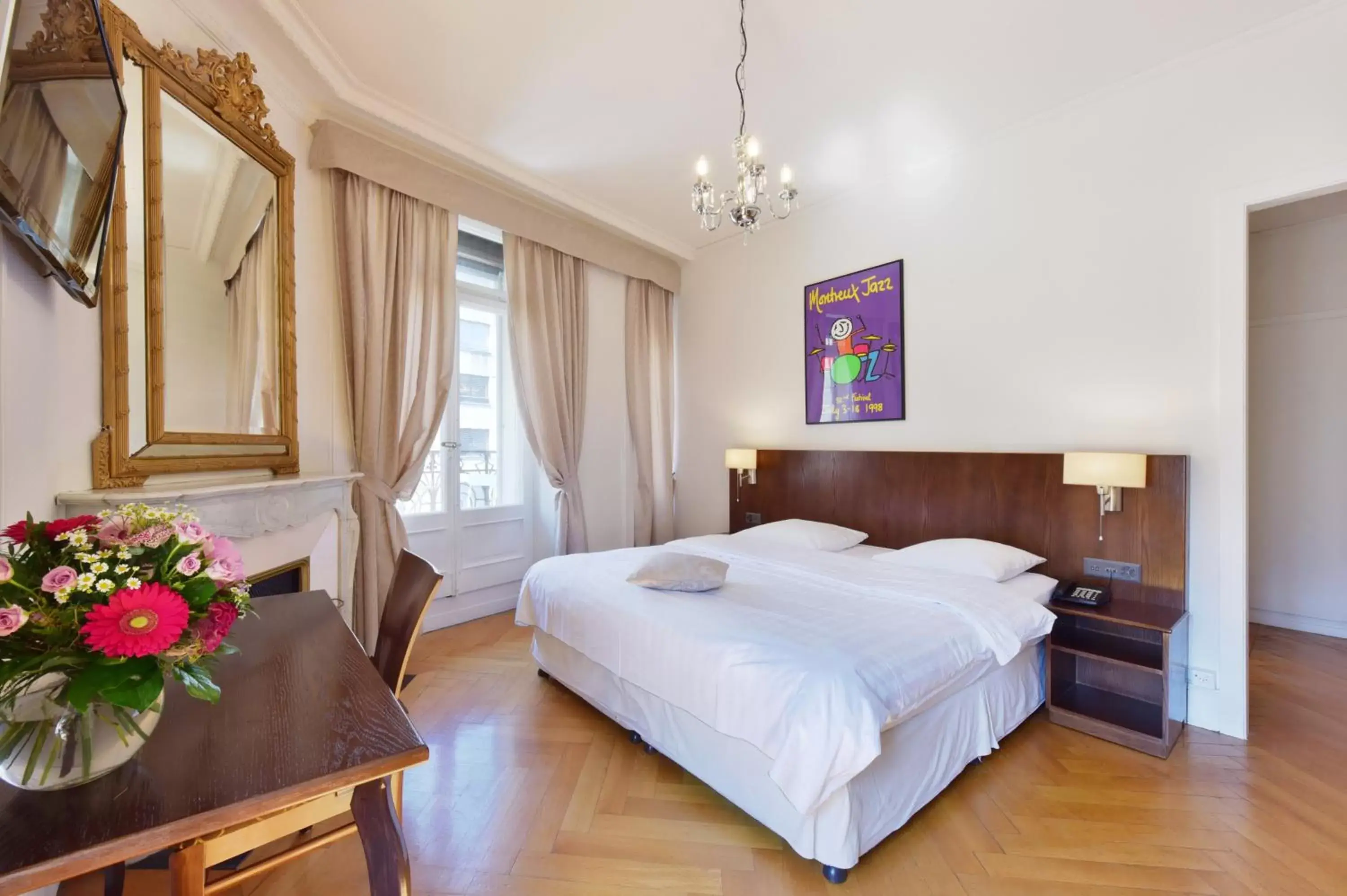 Bedroom in J5 Hotels Helvetie & La Brasserie