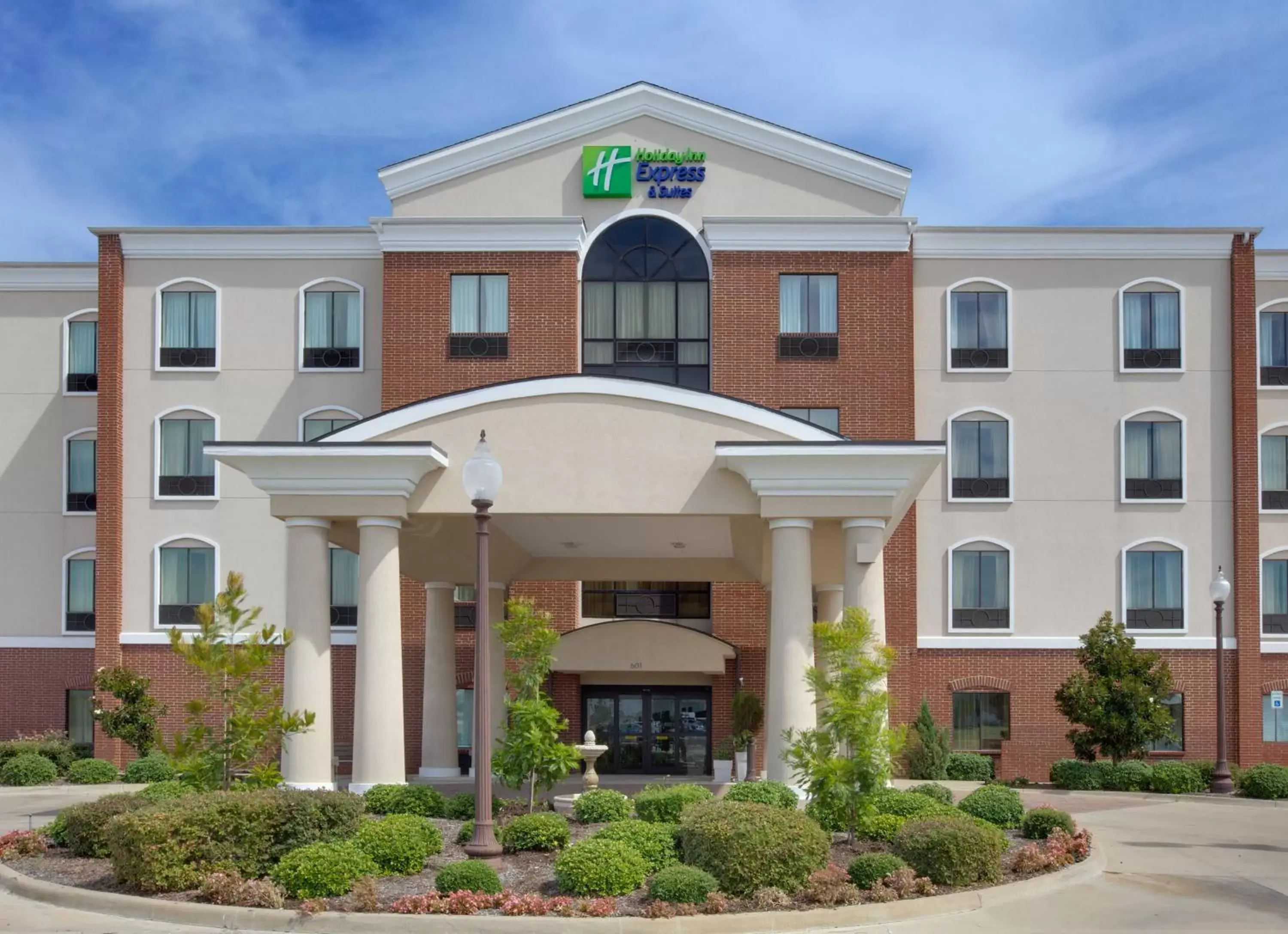 Property Building in Holiday Inn Express Hotel & Suites Ennis, an IHG Hotel