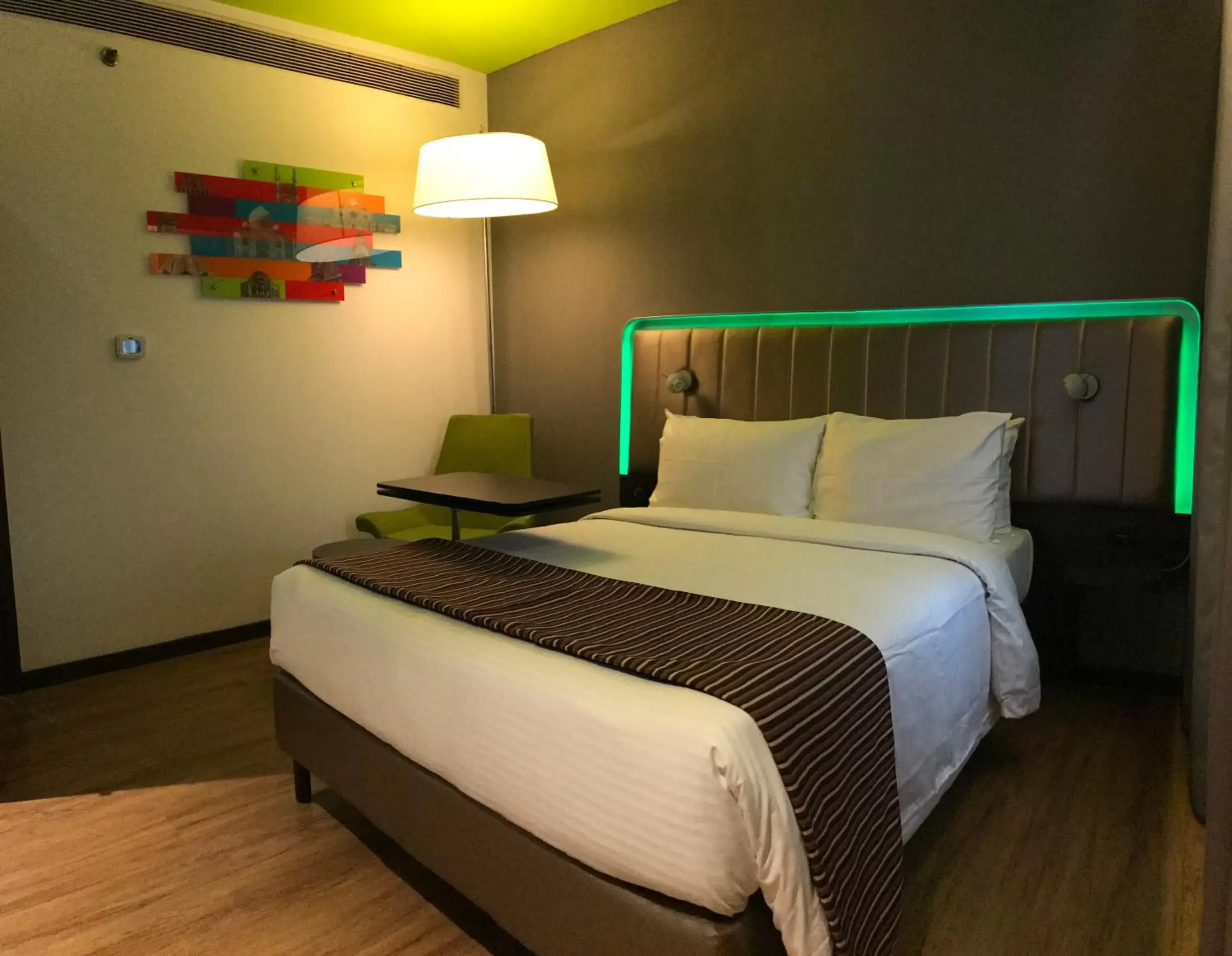 Bed in Park Inn by Radisson,South Delhi