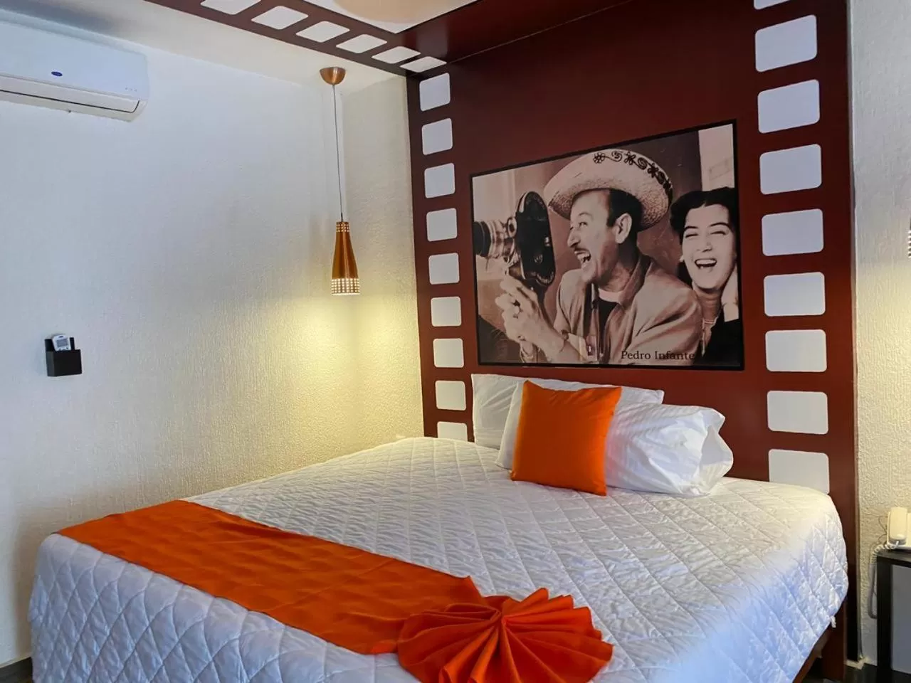 Standard King Room in Hotel Medrano Temáticas and Business Rooms Aguascalientes