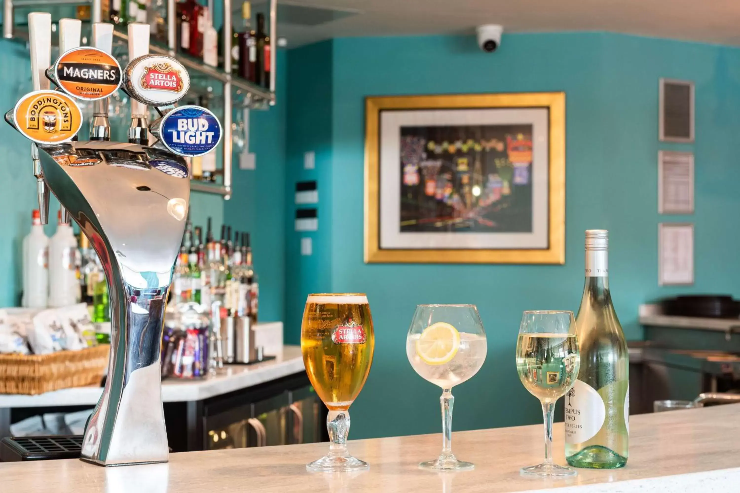 Lounge or bar in Best Western Carlton Hotel Lounge or bar in Best Western Carlton Hotel