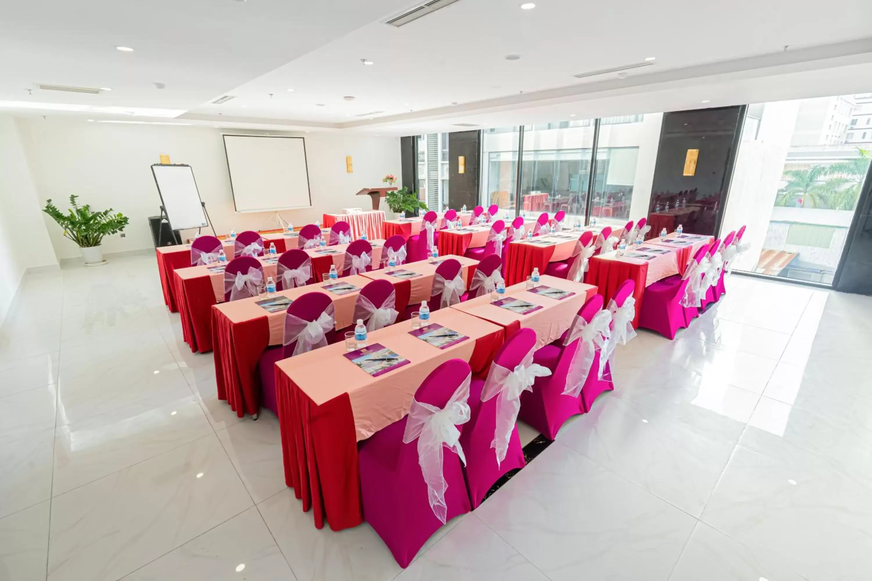 Meeting/conference room, Banquet Facilities in Bonjour Nha Trang Hotel