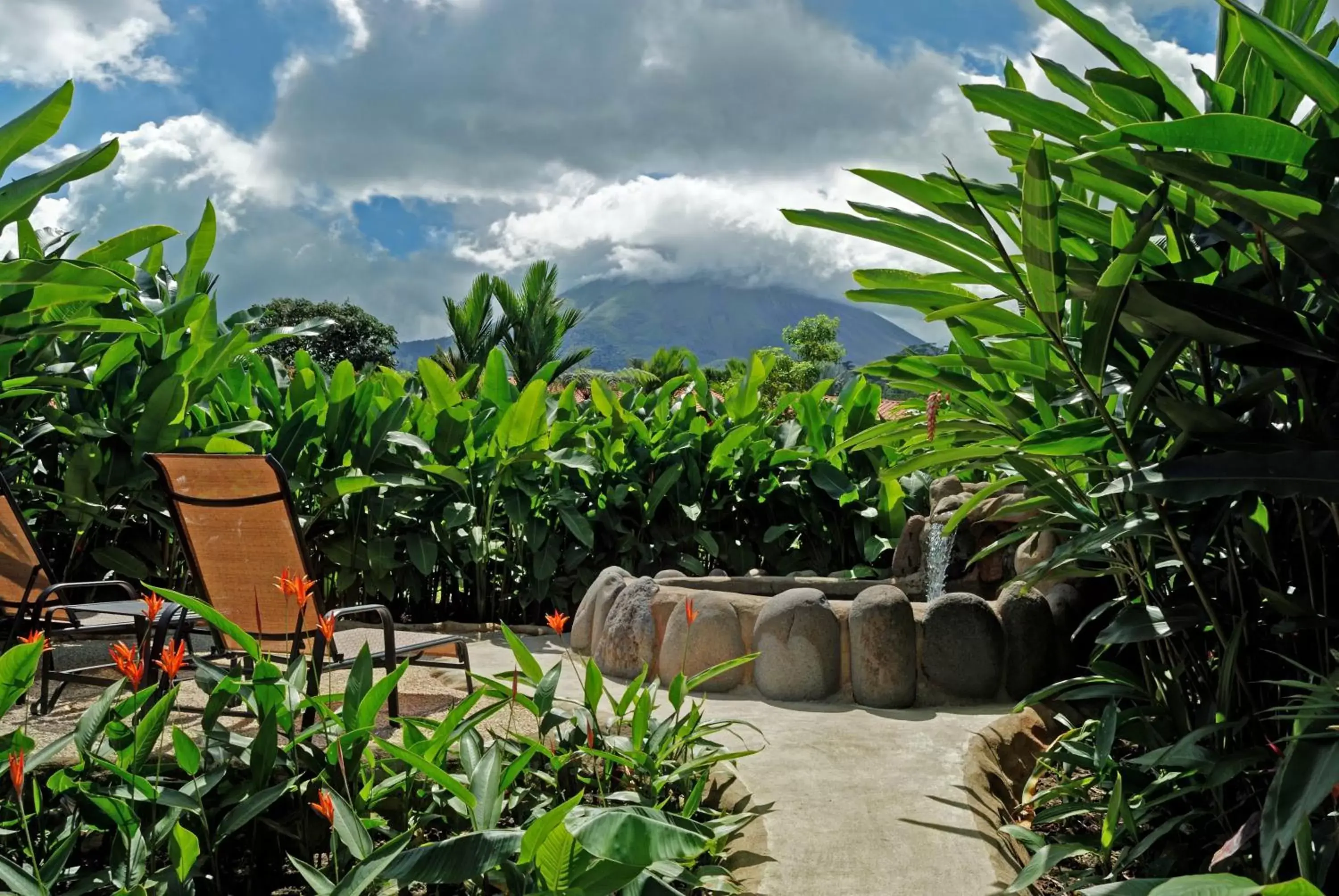 Patio in Volcano Lodge, Hotel & Thermal Experience